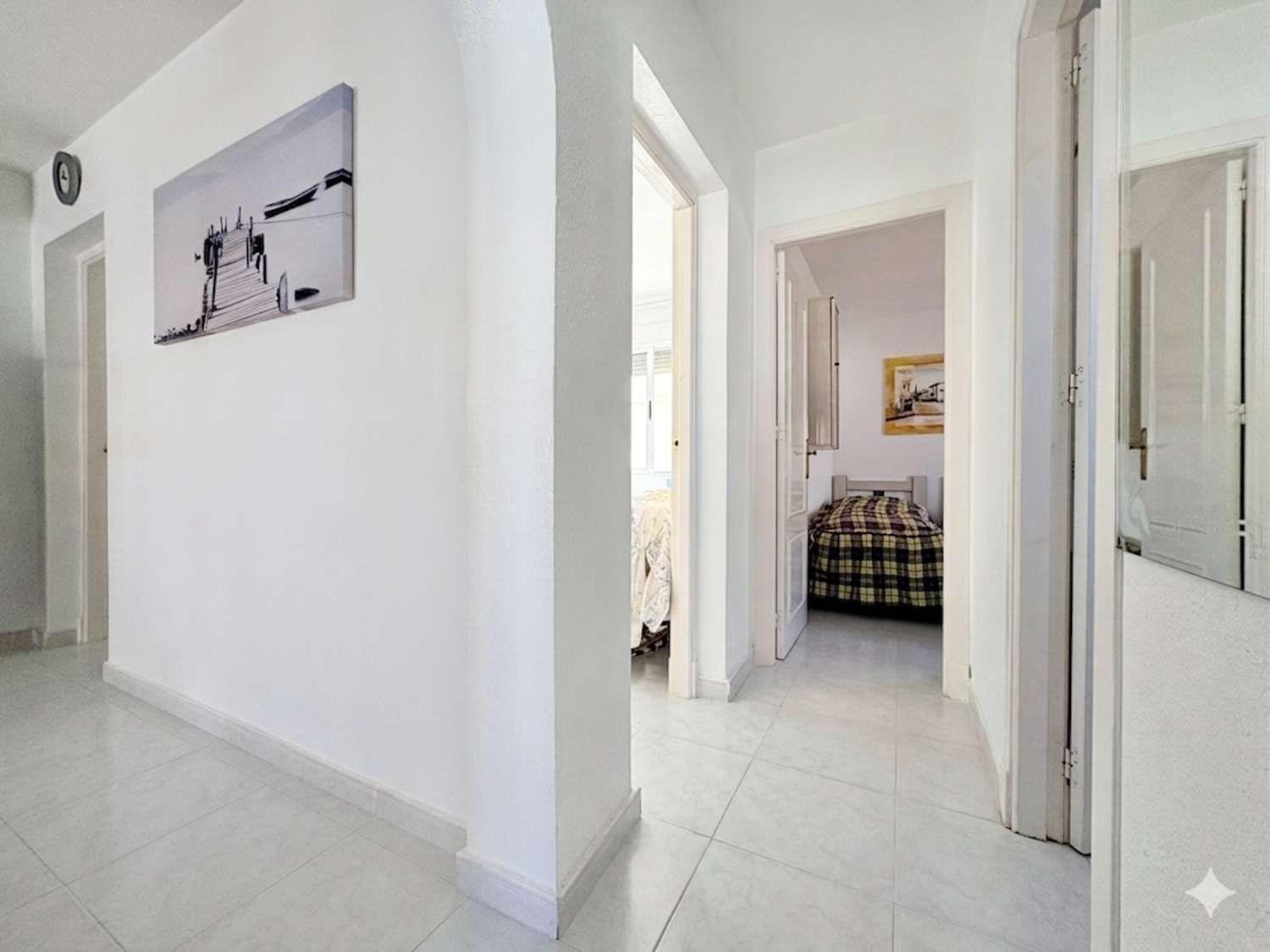 ÁTICO DE 3 DORMITORIOS CON GRAN SOLÁRIUM PRIVADO, PISCINA Y TENIS EN LA FLORIDA, ORIHUELA COSTA