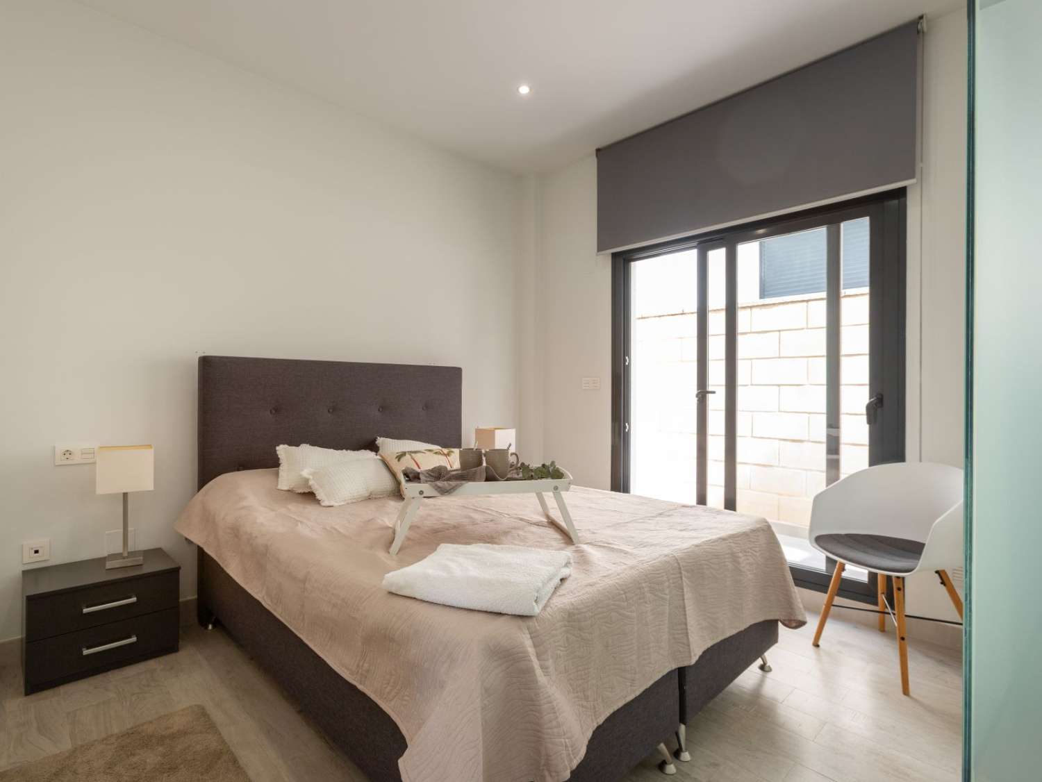 VILLA MODERNA CON PISCINA REFORMADA, 3 DORMITORIOS Y 3 BAÑOS EN ROJALES