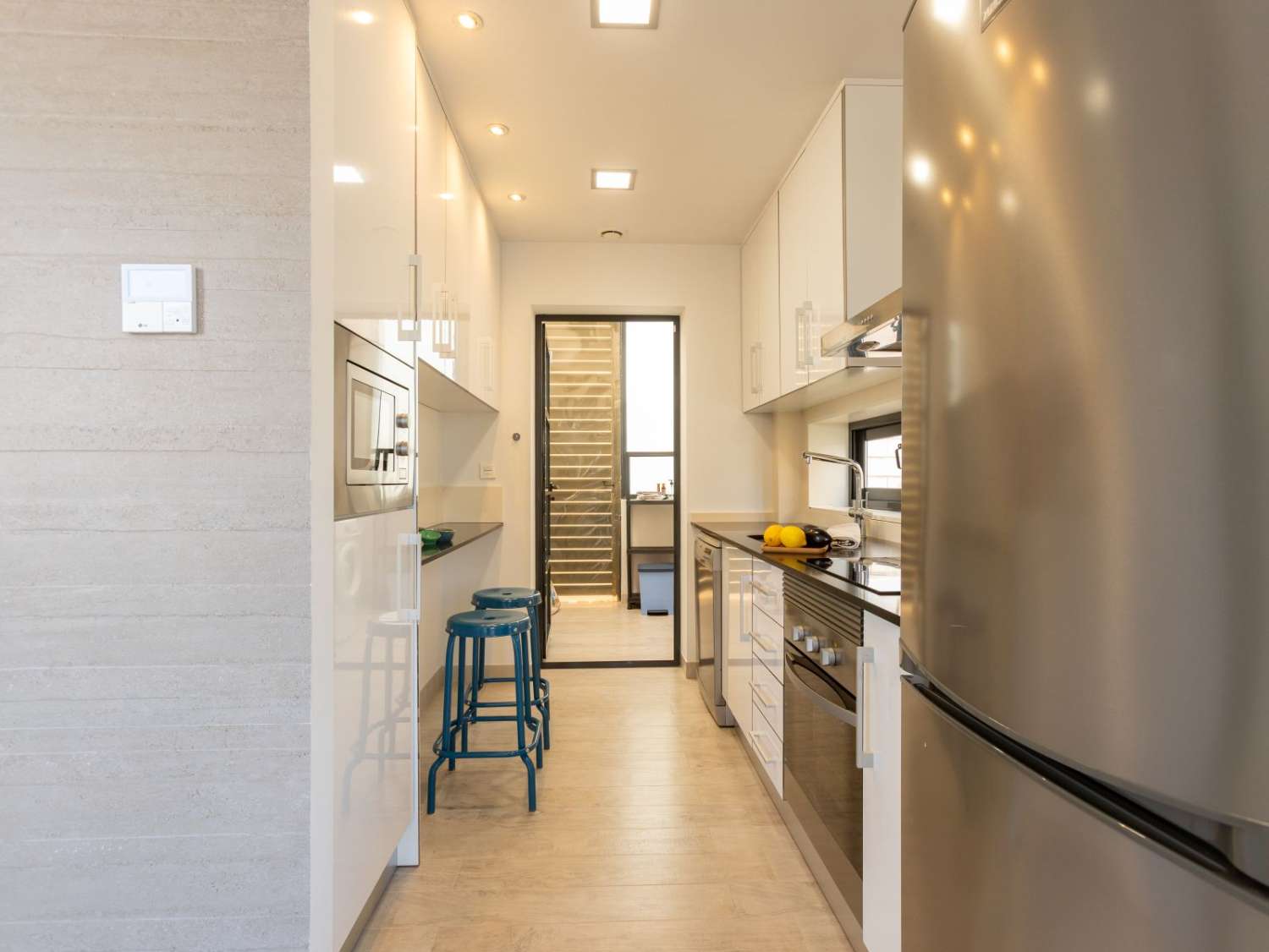 VILLA MODERNA CON PISCINA REFORMADA, 3 DORMITORIOS Y 3 BAÑOS EN ROJALES