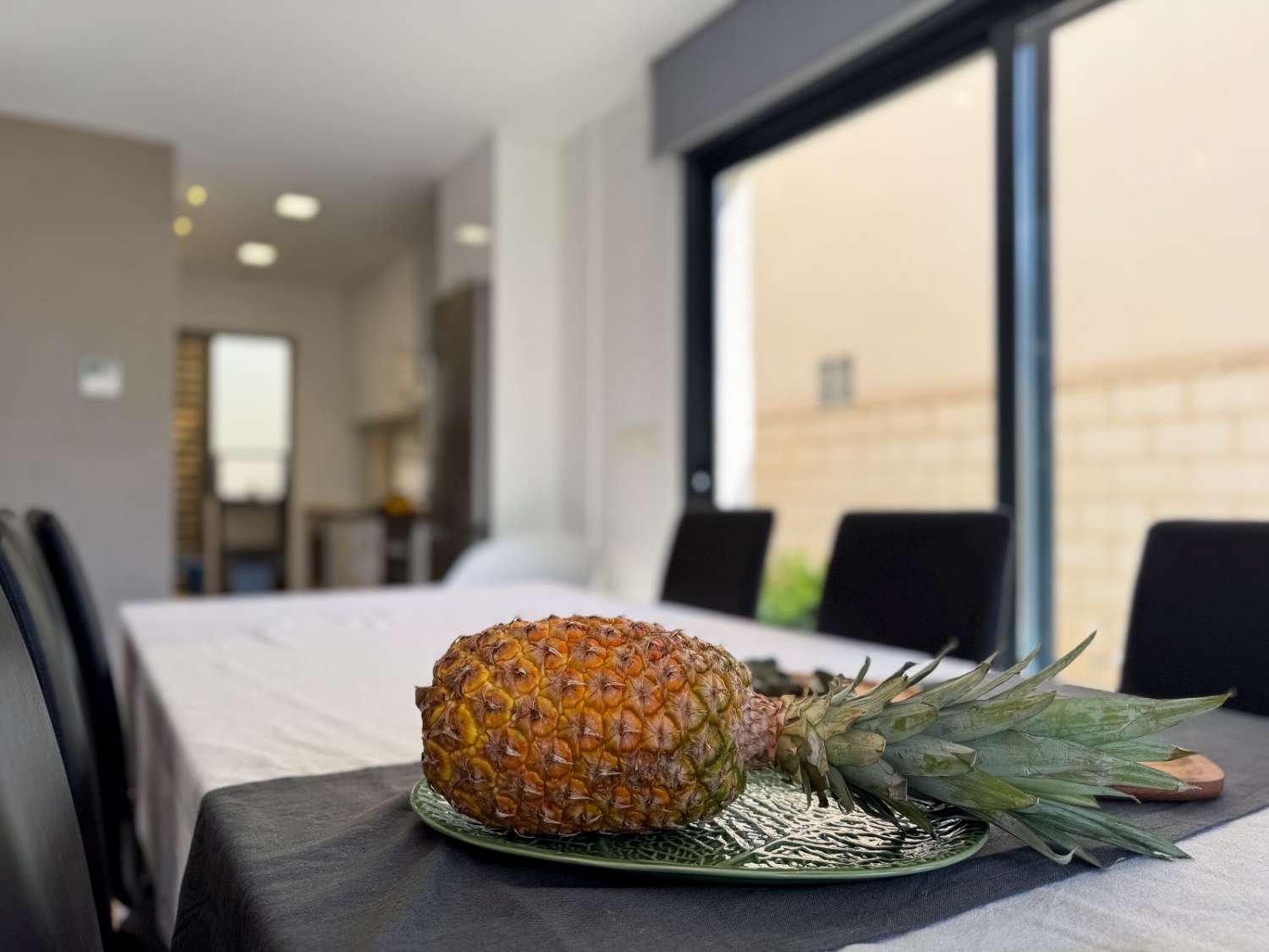 VILLA MODERNA CON PISCINA REFORMADA, 3 DORMITORIOS Y 3 BAÑOS EN ROJALES