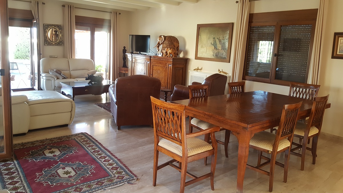 FINCA RÚSTICA ÚNICA DE 14.600 M² CON DOS VIVIENDAS, PISCINA Y COMPLEJO ECUESTRE EN LA MURADA