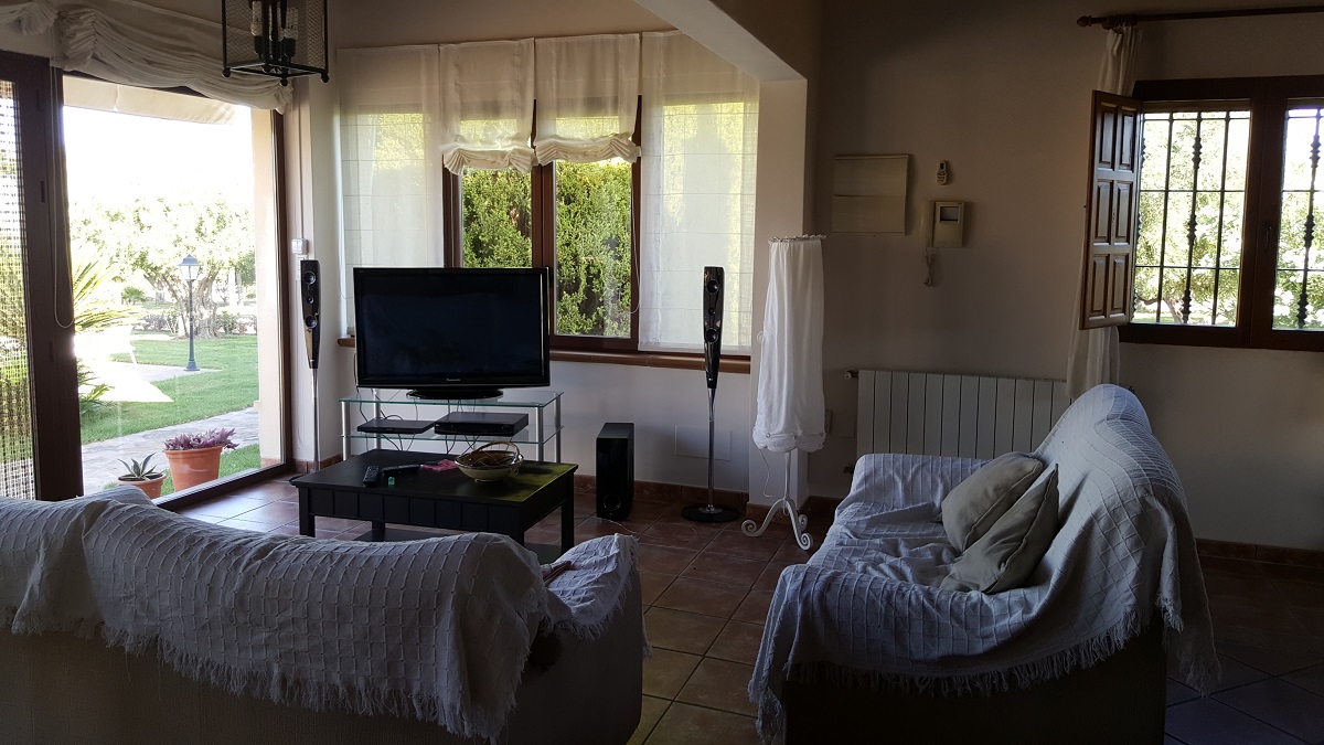 FINCA RÚSTICA ÚNICA DE 14.600 M² CON DOS VIVIENDAS, PISCINA Y COMPLEJO ECUESTRE EN LA MURADA