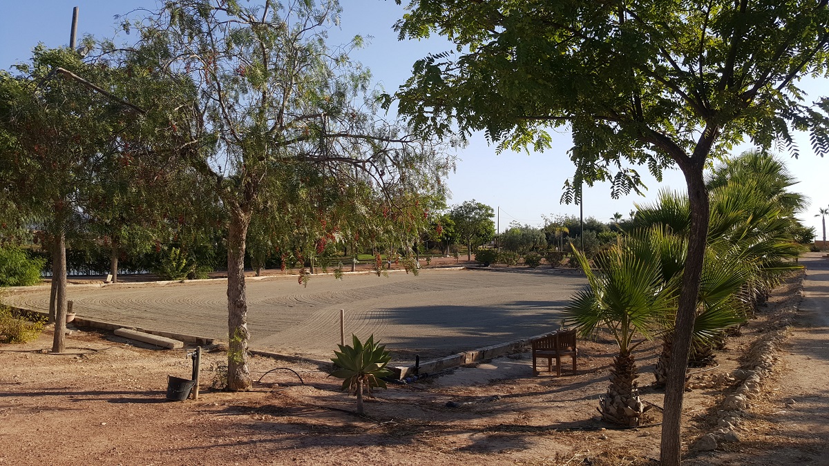 FINCA RÚSTICA ÚNICA DE 14.600 M² CON DOS VIVIENDAS, PISCINA Y COMPLEJO ECUESTRE EN LA MURADA