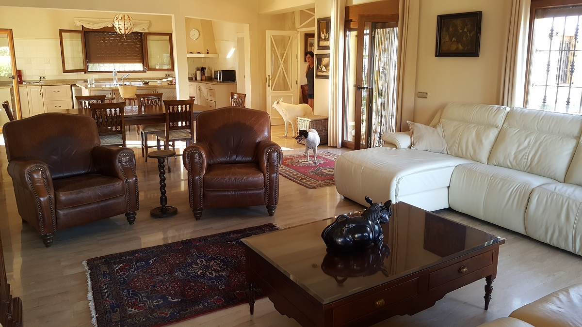 FINCA RÚSTICA ÚNICA DE 14.600 M² CON DOS VIVIENDAS, PISCINA Y COMPLEJO ECUESTRE EN LA MURADA