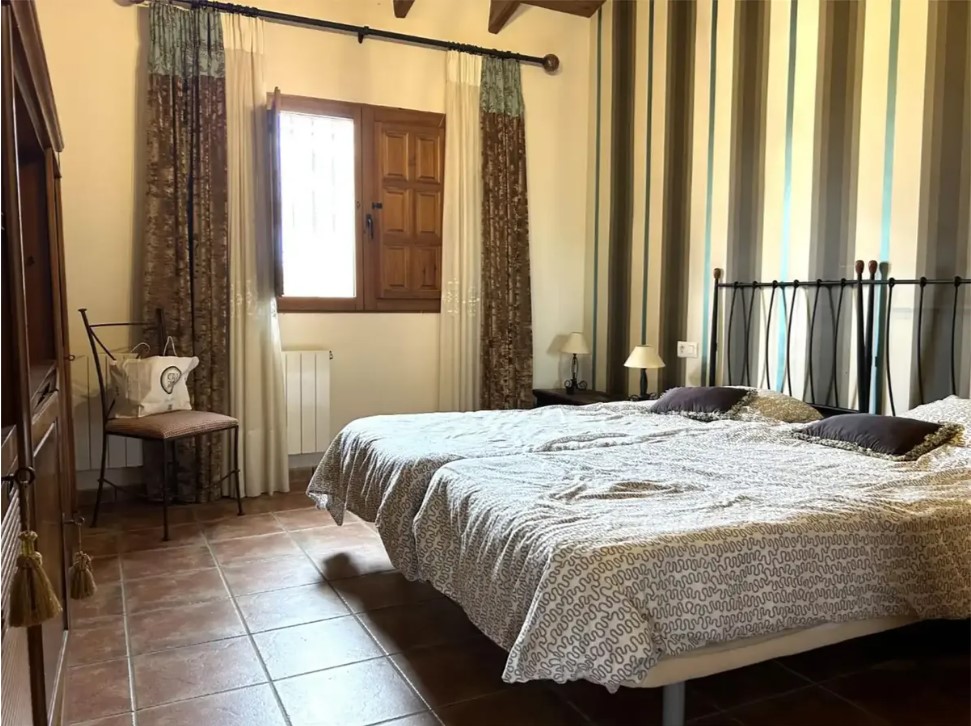 FINCA RÚSTICA ÚNICA DE 14.600 M² CON DOS VIVIENDAS, PISCINA Y COMPLEJO ECUESTRE EN LA MURADA