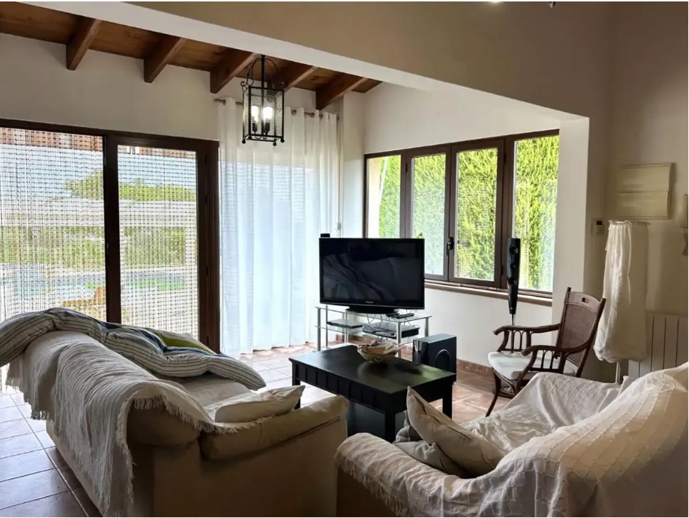 FINCA RÚSTICA ÚNICA DE 14.600 M² CON DOS VIVIENDAS, PISCINA Y COMPLEJO ECUESTRE EN LA MURADA