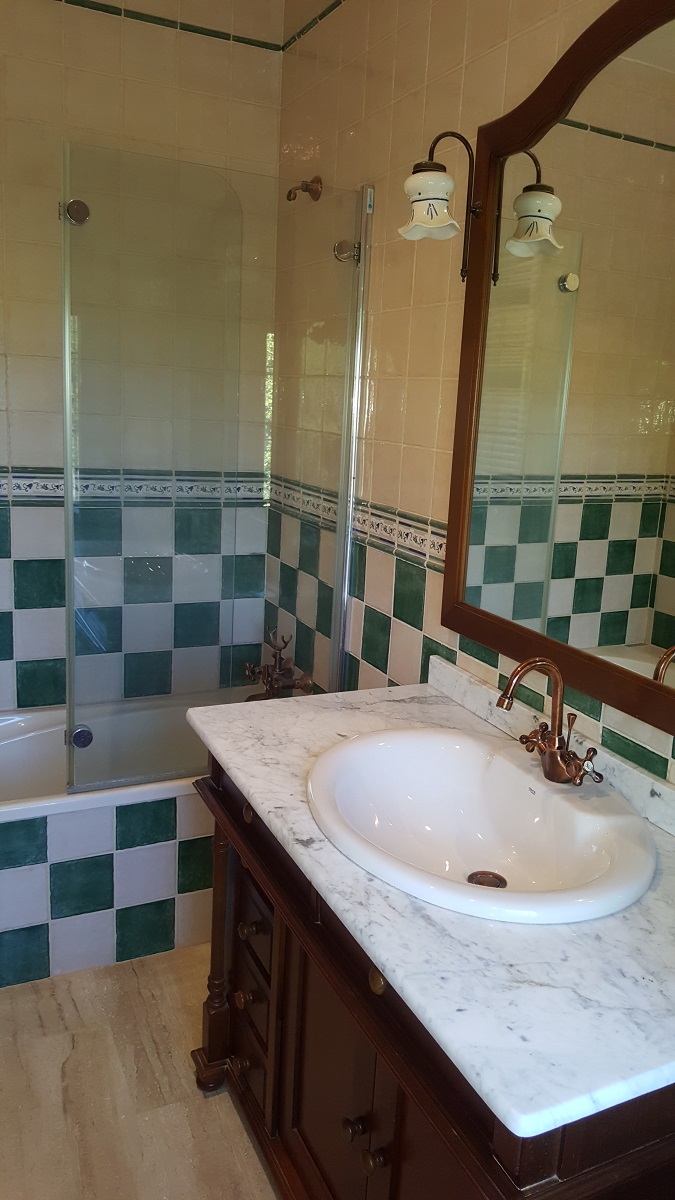 FINCA RÚSTICA ÚNICA DE 14.600 M² CON DOS VIVIENDAS, PISCINA Y COMPLEJO ECUESTRE EN LA MURADA