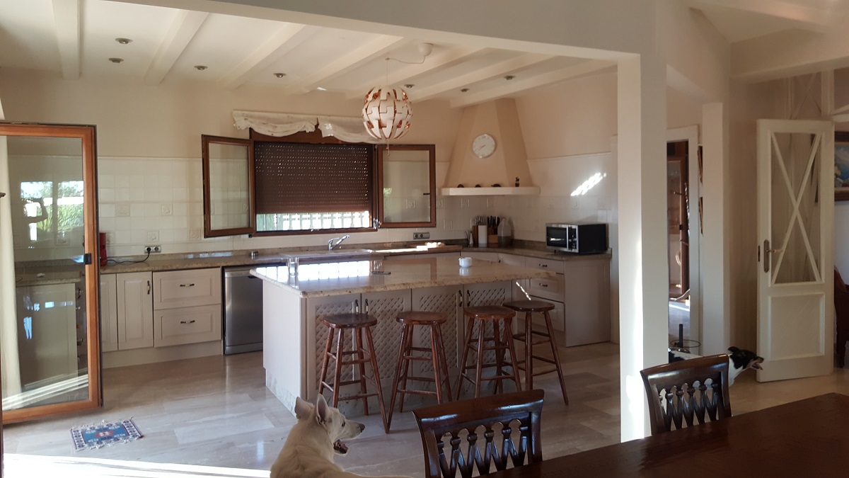 FINCA RÚSTICA ÚNICA DE 14.600 M² CON DOS VIVIENDAS, PISCINA Y COMPLEJO ECUESTRE EN LA MURADA