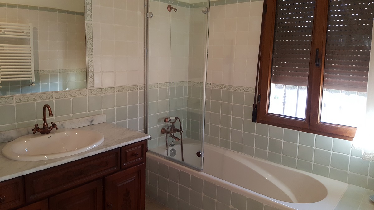FINCA RÚSTICA ÚNICA DE 14.600 M² CON DOS VIVIENDAS, PISCINA Y COMPLEJO ECUESTRE EN LA MURADA