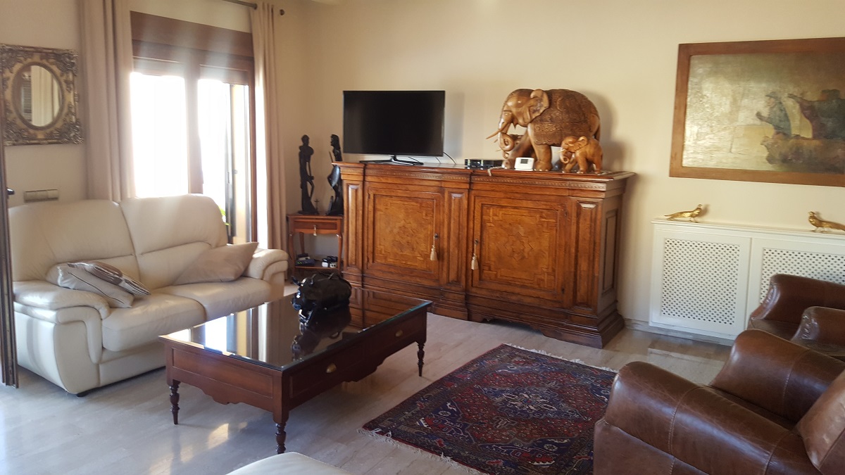 FINCA RÚSTICA ÚNICA DE 14.600 M² CON DOS VIVIENDAS, PISCINA Y COMPLEJO ECUESTRE EN LA MURADA