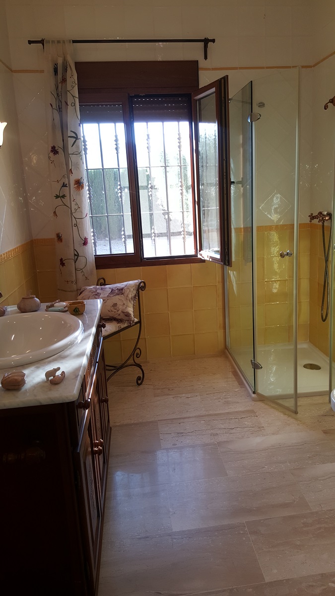 FINCA RÚSTICA ÚNICA DE 14.600 M² CON DOS VIVIENDAS, PISCINA Y COMPLEJO ECUESTRE EN LA MURADA