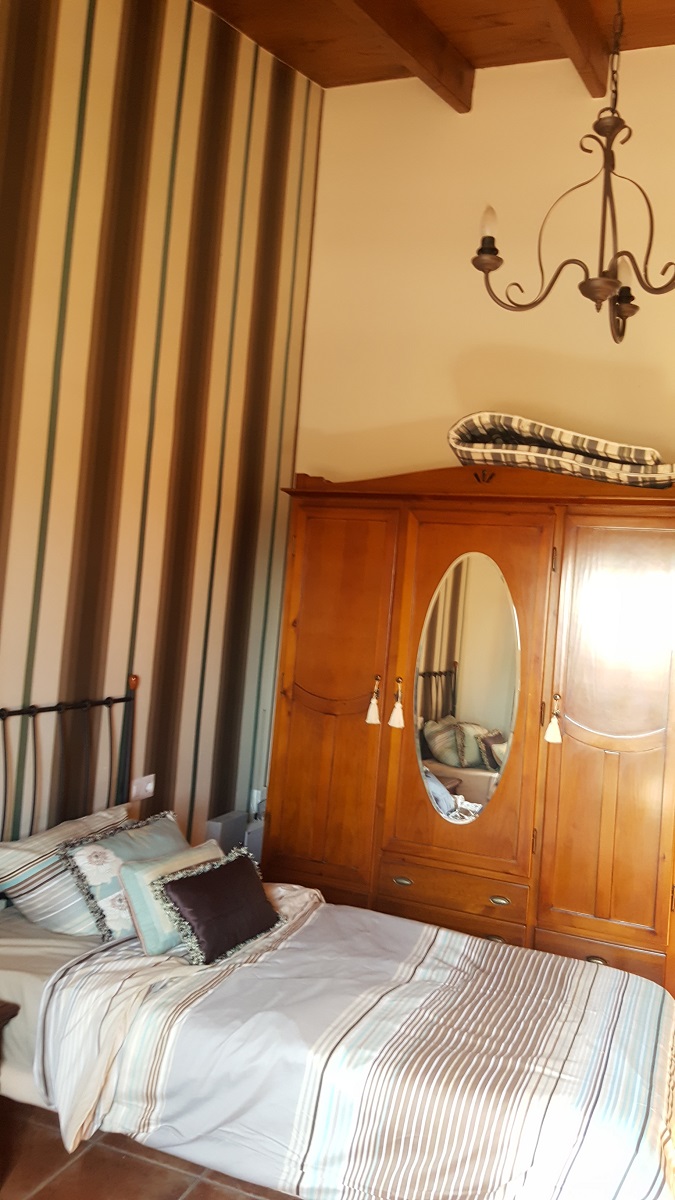 FINCA RÚSTICA ÚNICA DE 14.600 M² CON DOS VIVIENDAS, PISCINA Y COMPLEJO ECUESTRE EN LA MURADA