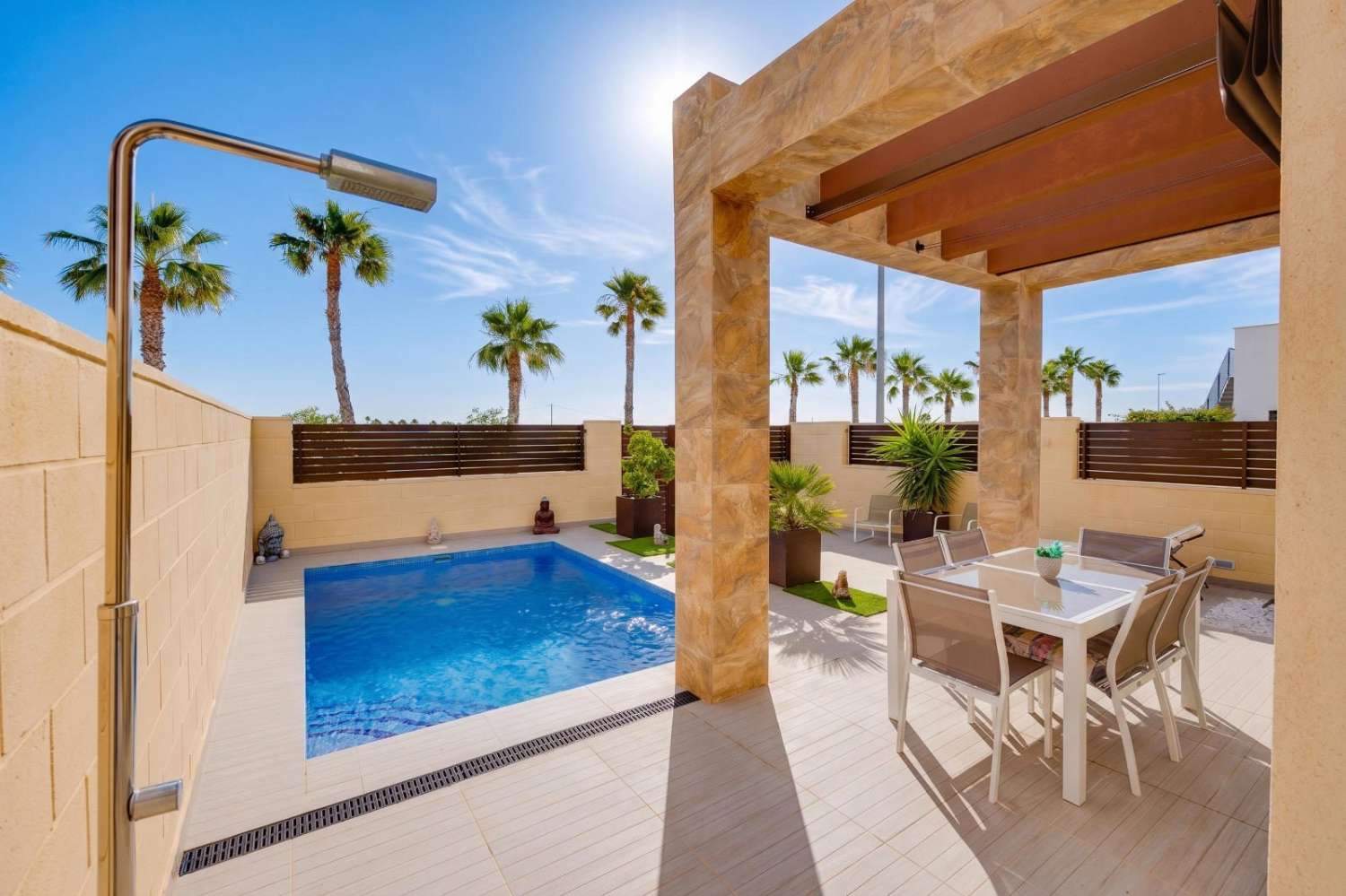 VRIJSTAANDE VILLA MET PRIVÉZWEMBAD EN OPEN UITZICHT IN CIUDAD QUESA