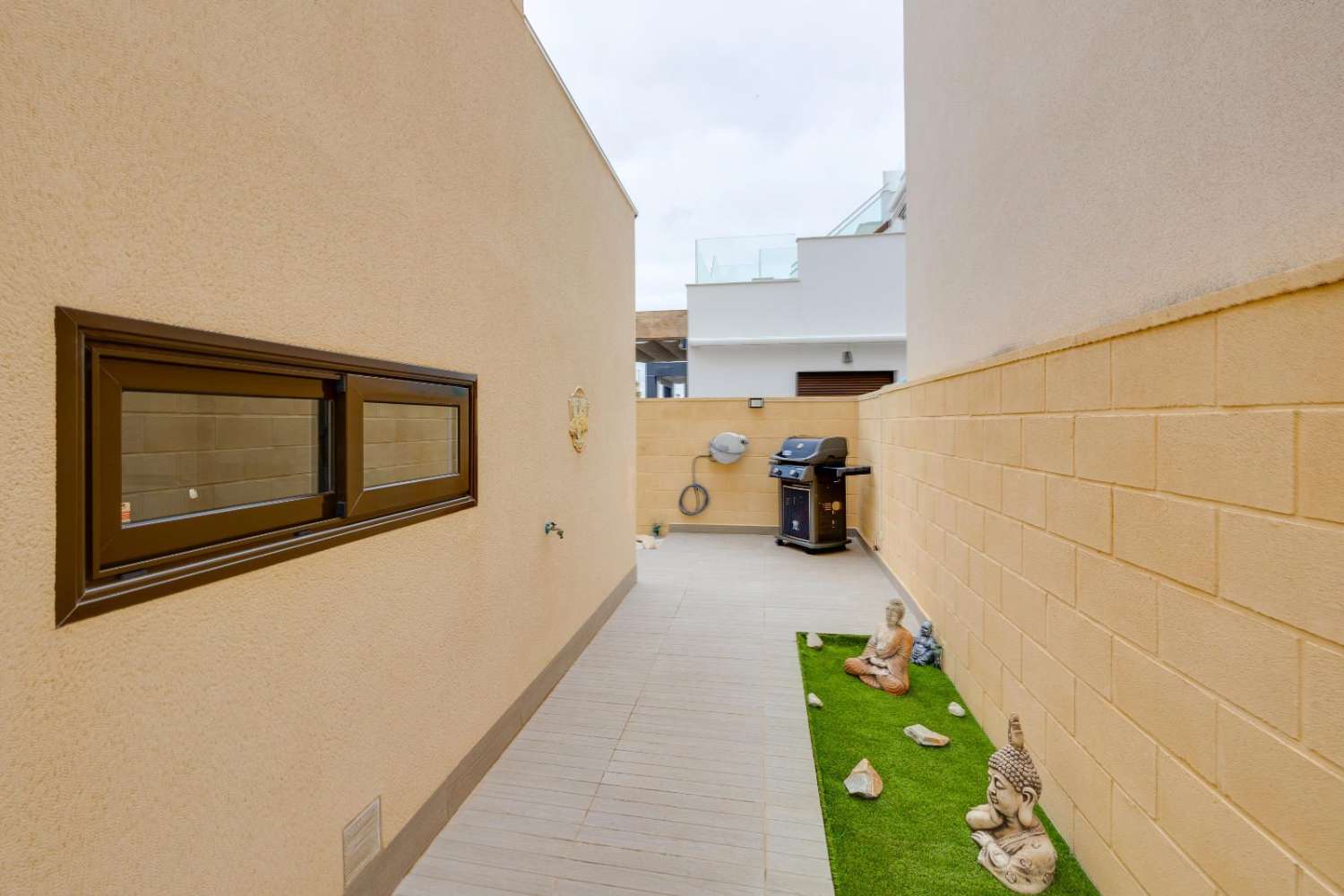 VRIJSTAANDE VILLA MET PRIVÉZWEMBAD EN OPEN UITZICHT IN CIUDAD QUESA