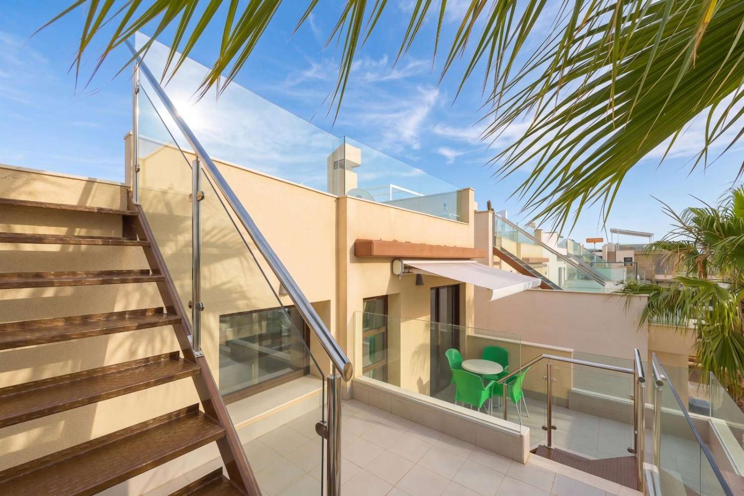 VRIJSTAANDE VILLA MET PRIVÉZWEMBAD EN OPEN UITZICHT IN CIUDAD QUESA