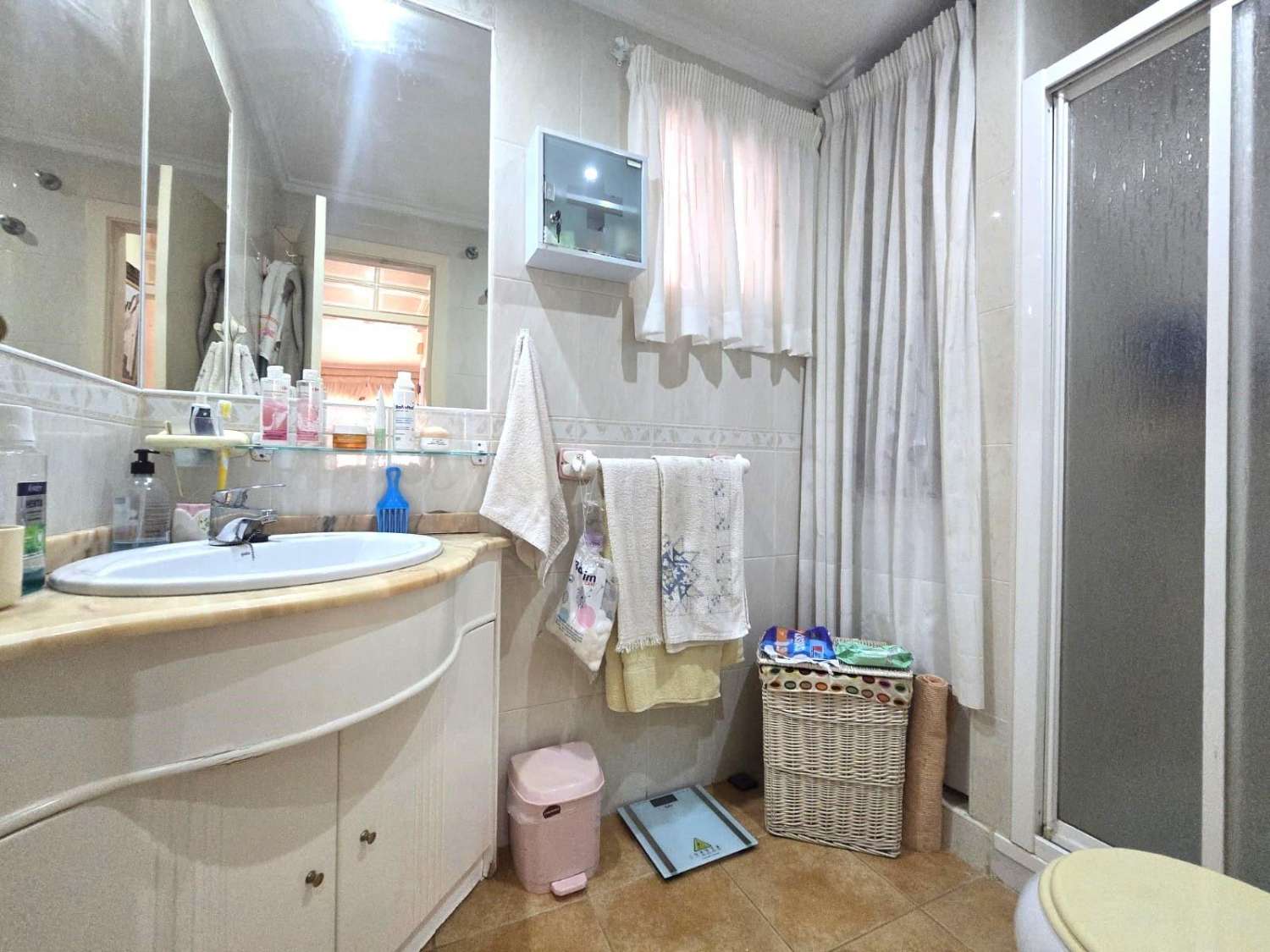 3-RUMSVILLA MED 140 M² RADHUS, GARAGE OCH GEMENSAM POOL I LOS ALTOS