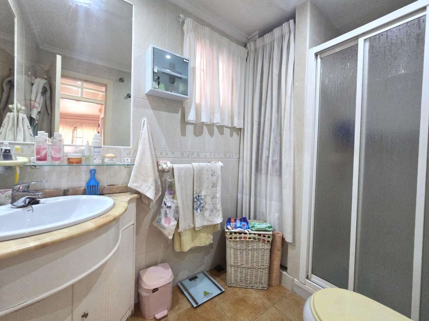 3-RUMSVILLA MED 140 M² RADHUS, GARAGE OCH GEMENSAM POOL I LOS ALTOS