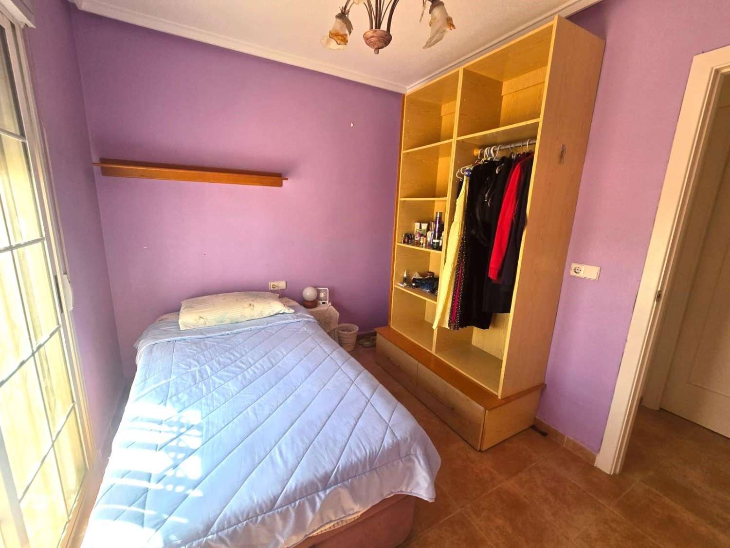 3-RUMSVILLA MED 140 M² RADHUS, GARAGE OCH GEMENSAM POOL I LOS ALTOS