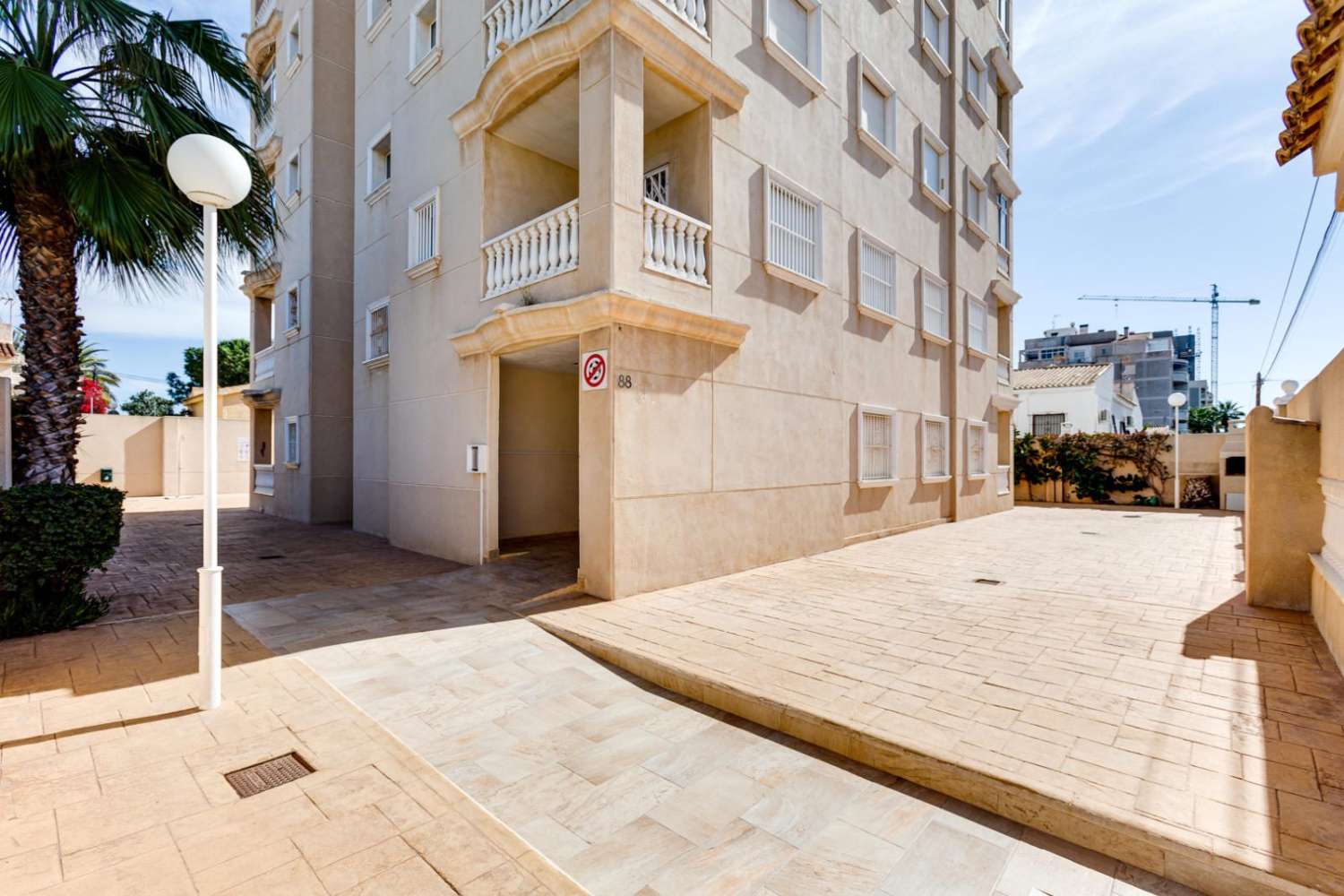 2-BEDROOM APARTMENT WITH SEA VIEWS IN NUEVA TORREVIEJA