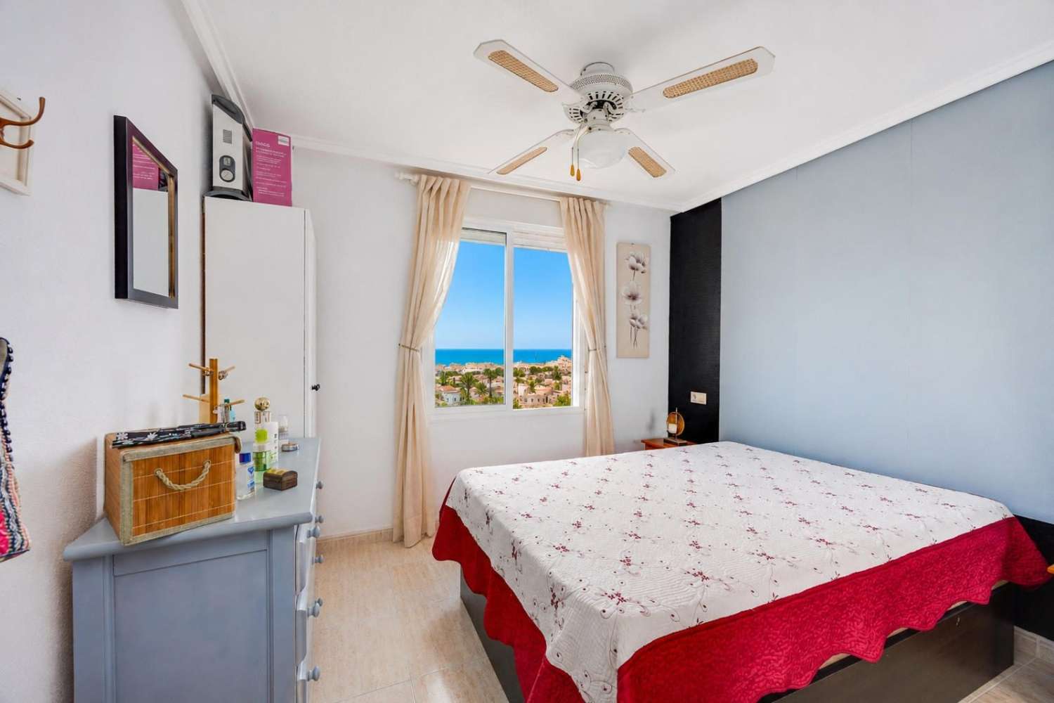 2-BEDROOM APARTMENT WITH SEA VIEWS IN NUEVA TORREVIEJA