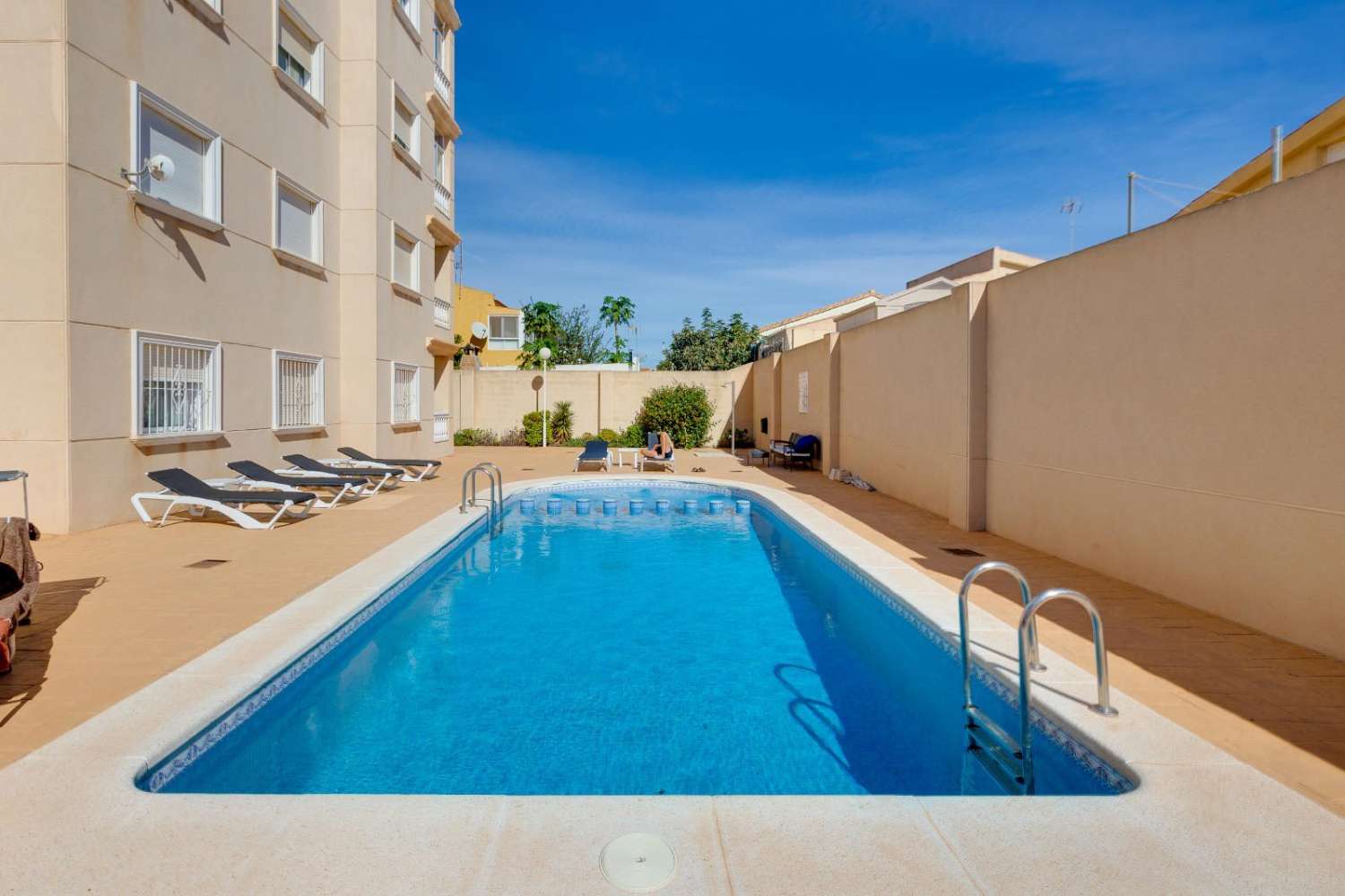 2-BEDROOM APARTMENT WITH SEA VIEWS IN NUEVA TORREVIEJA