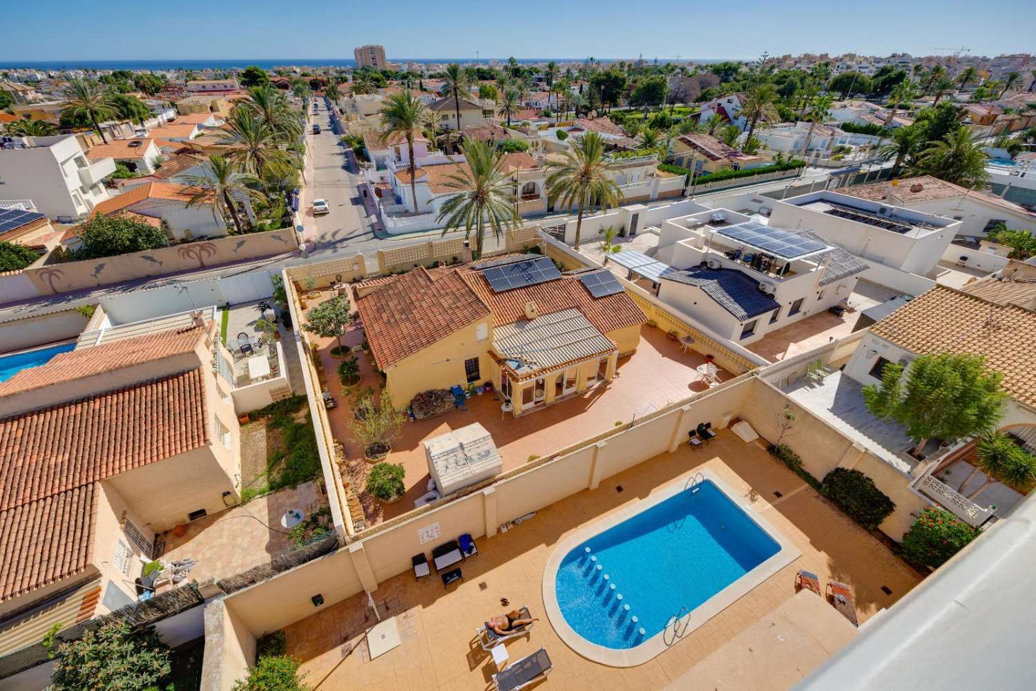 2-BEDROOM APARTMENT WITH SEA VIEWS IN NUEVA TORREVIEJA