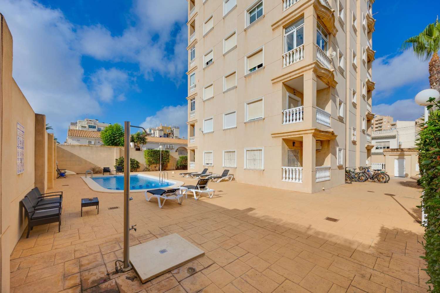 2-BEDROOM APARTMENT WITH SEA VIEWS IN NUEVA TORREVIEJA