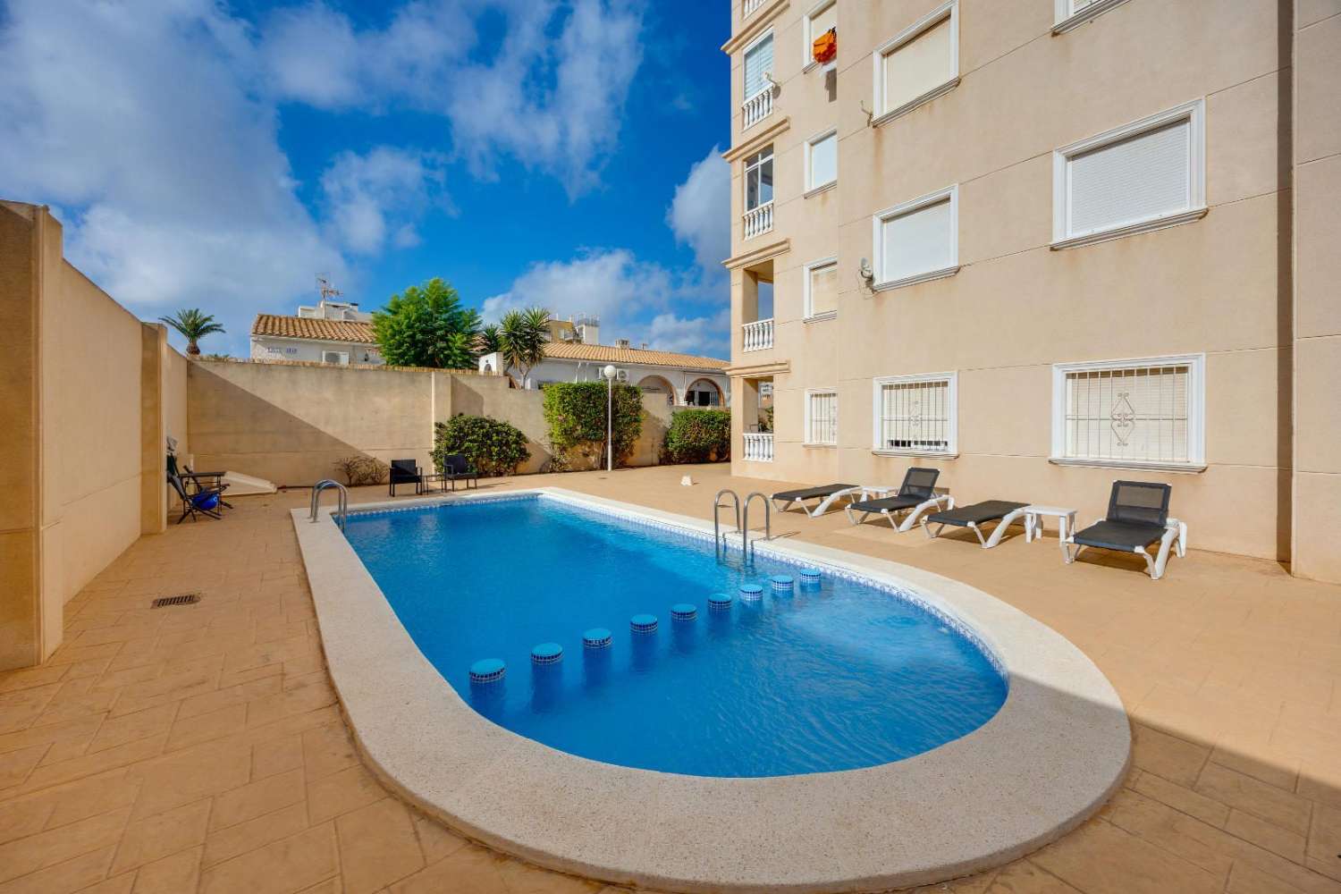 2-BEDROOM APARTMENT WITH SEA VIEWS IN NUEVA TORREVIEJA