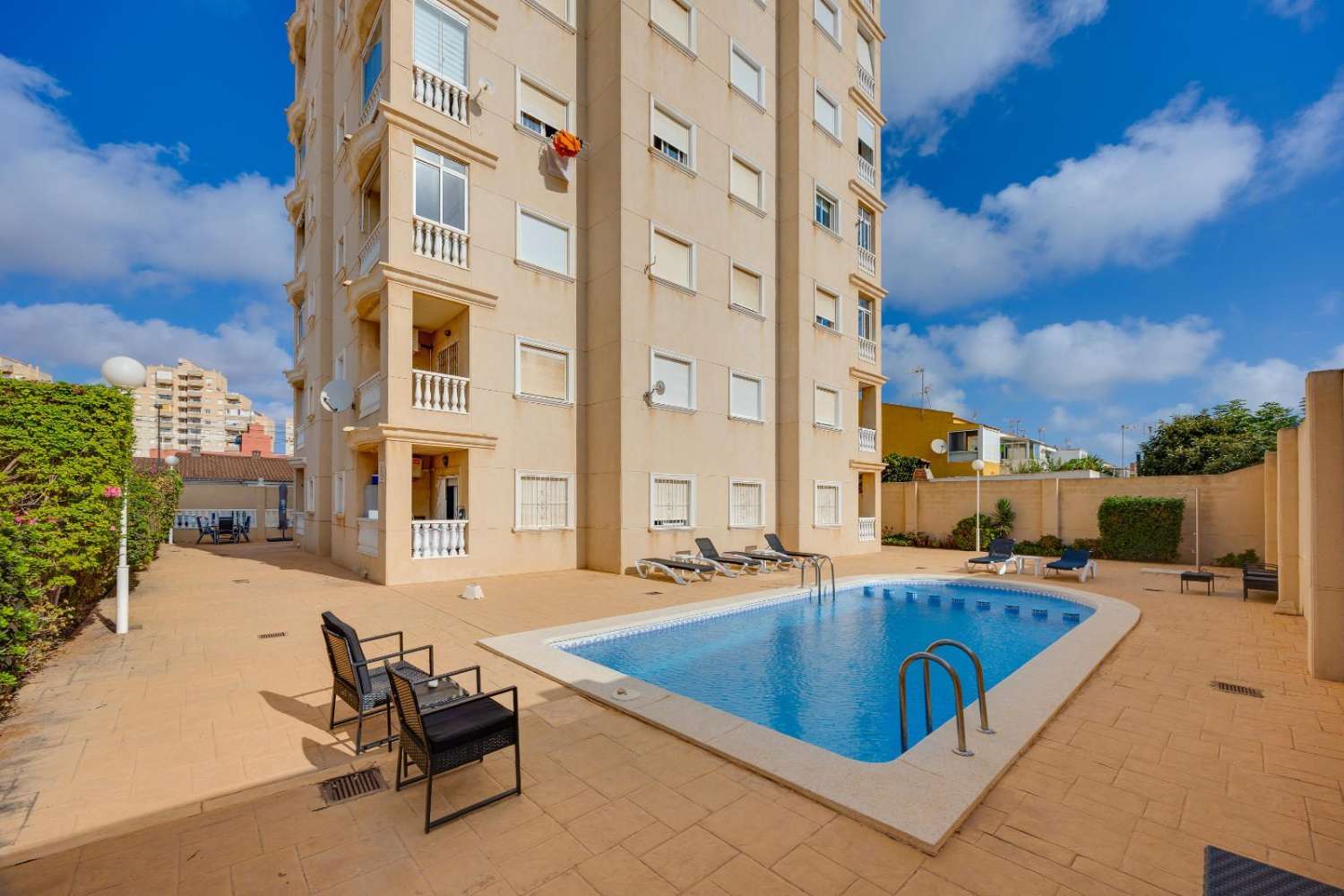 2-BEDROOM APARTMENT WITH SEA VIEWS IN NUEVA TORREVIEJA
