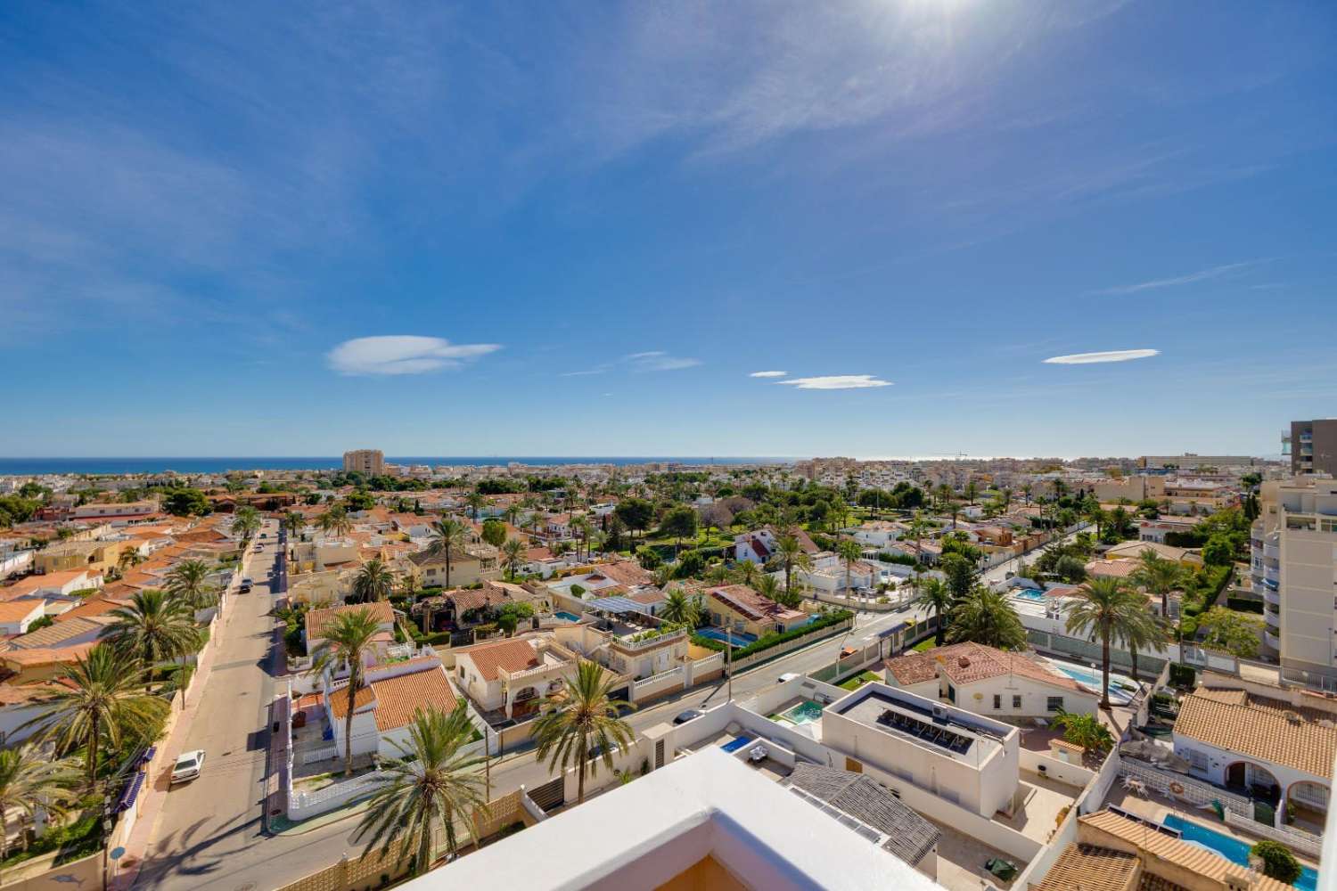 2-BEDROOM APARTMENT WITH SEA VIEWS IN NUEVA TORREVIEJA