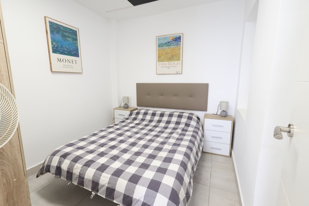FULLY REFURBISHED BUNGALOW WITH 3 BEDROOMS, SOLARIUM AND SOLAR PANELS IN LA TORRETA II