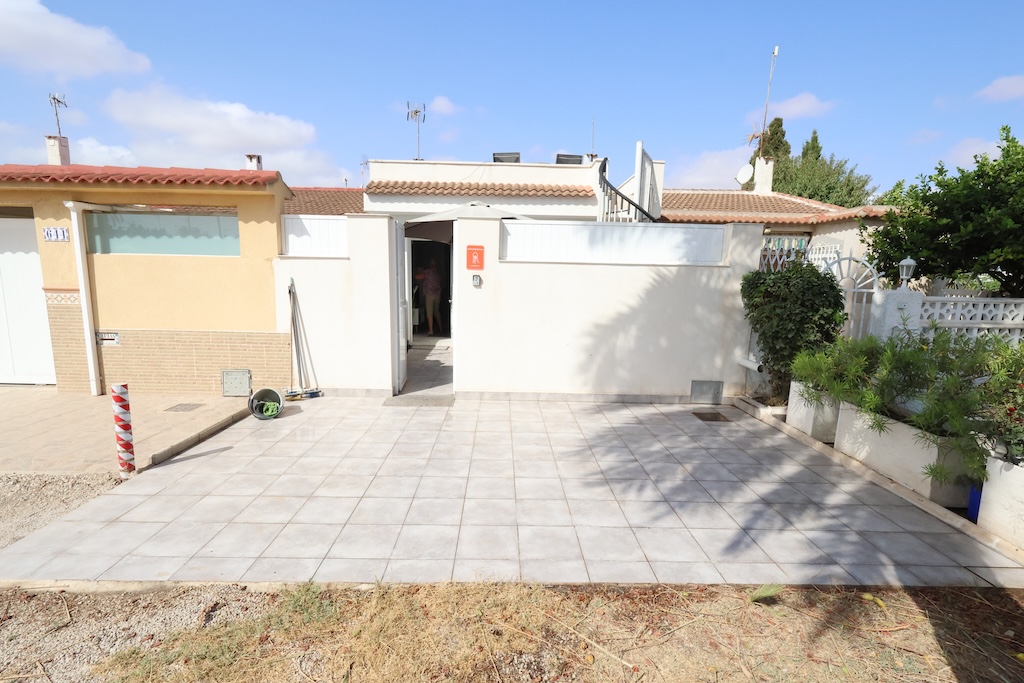 FULLY REFURBISHED BUNGALOW WITH 3 BEDROOMS, SOLARIUM AND SOLAR PANELS IN LA TORRETA II