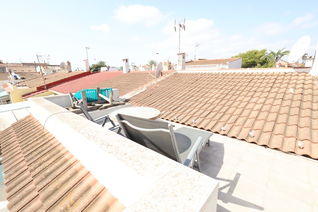 FULLY REFURBISHED BUNGALOW WITH 3 BEDROOMS, SOLARIUM AND SOLAR PANELS IN LA TORRETA II