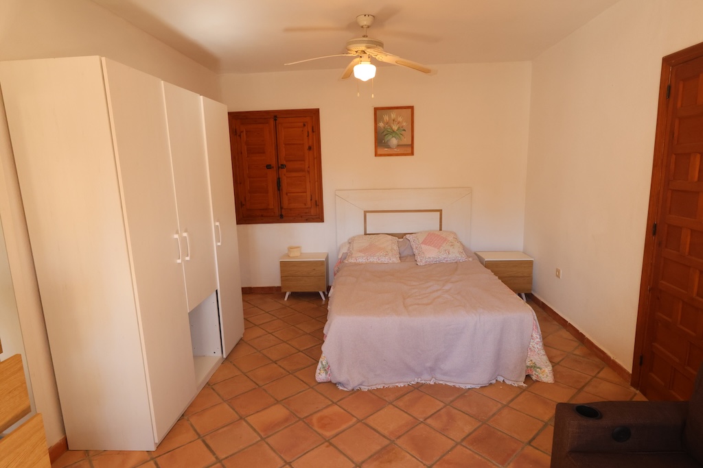 DETACHED CORNER VILLA WITH PRIVATE POOL, 4 BEDROOMS AND GARAGE IN CABO ROIG