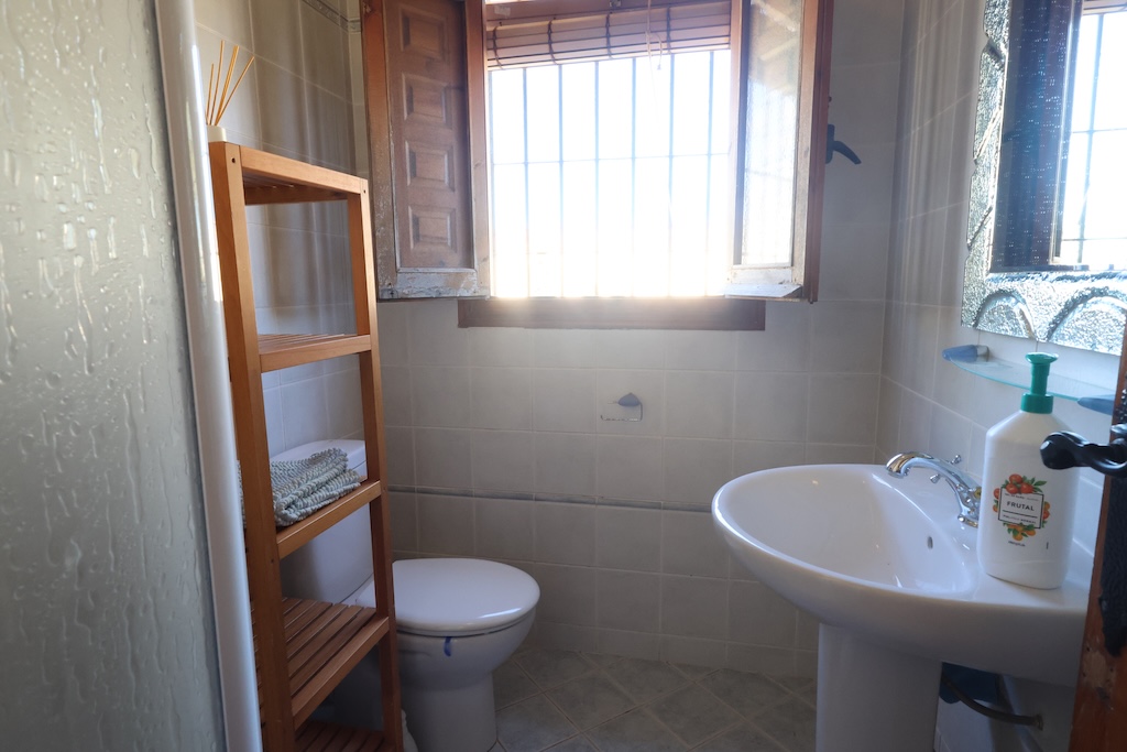 DETACHED CORNER VILLA WITH PRIVATE POOL, 4 BEDROOMS AND GARAGE IN CABO ROIG