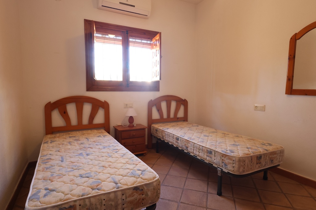 DETACHED CORNER VILLA WITH PRIVATE POOL, 4 BEDROOMS AND GARAGE IN CABO ROIG