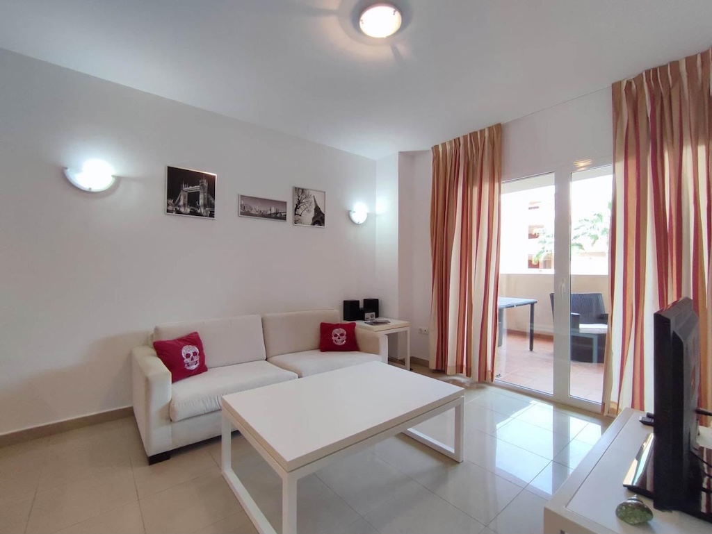 2-BEDROOM APARTMENT WITH LARGE TERRACE, POOL AND PARKING IN PLAYA FLAMENCA