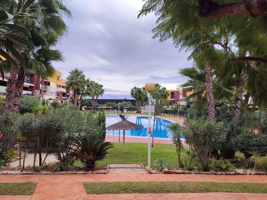 2-BEDROOM APARTMENT WITH LARGE TERRACE, POOL AND PARKING IN PLAYA FLAMENCA