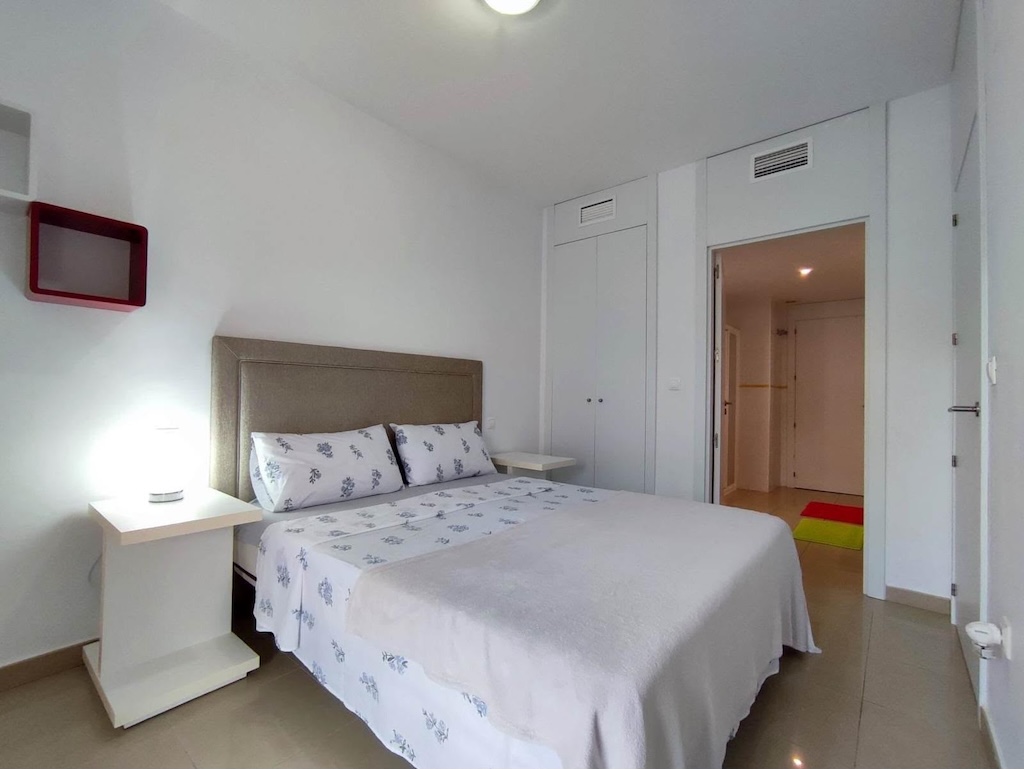 2-BEDROOM APARTMENT WITH LARGE TERRACE, POOL AND PARKING IN PLAYA FLAMENCA