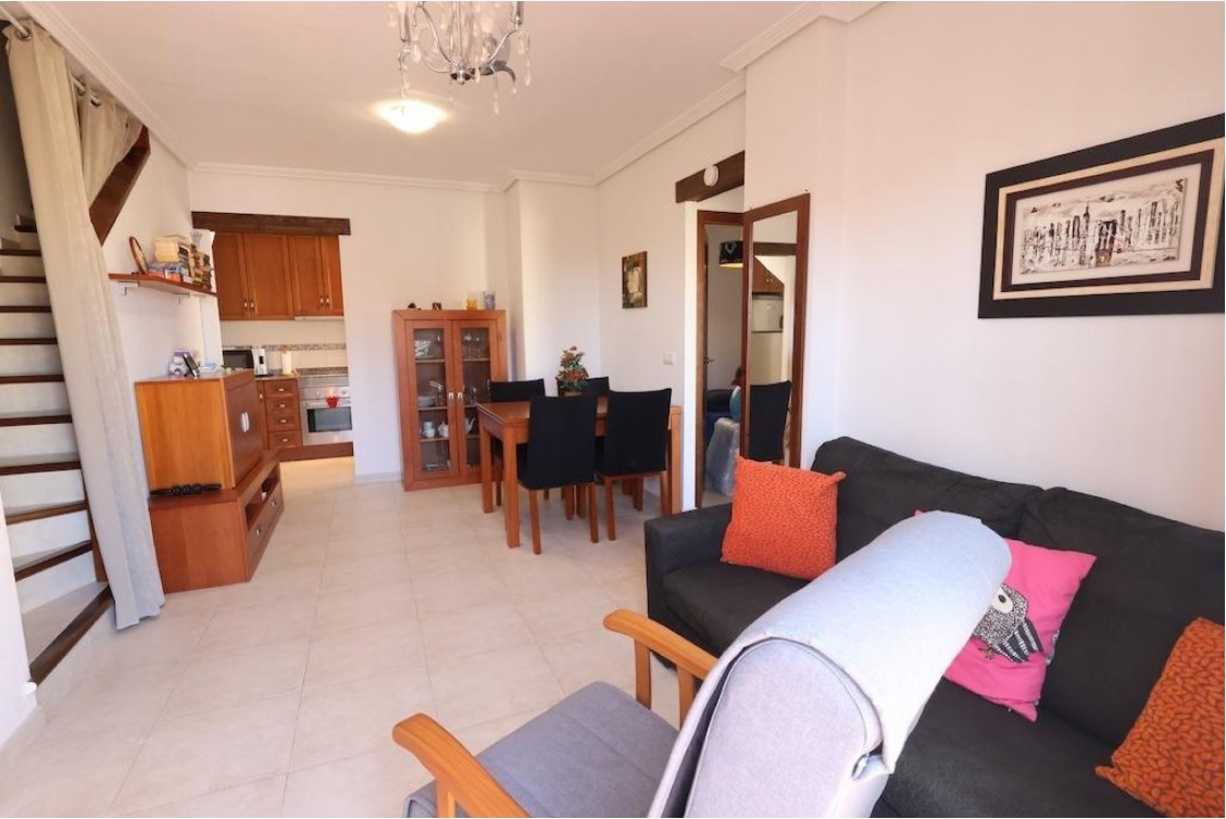 TOP FLOOR BUNGALOW WITH 50 M² PRIVATE SOLARIUM AND SEA VIEWS IN NEW WATERS