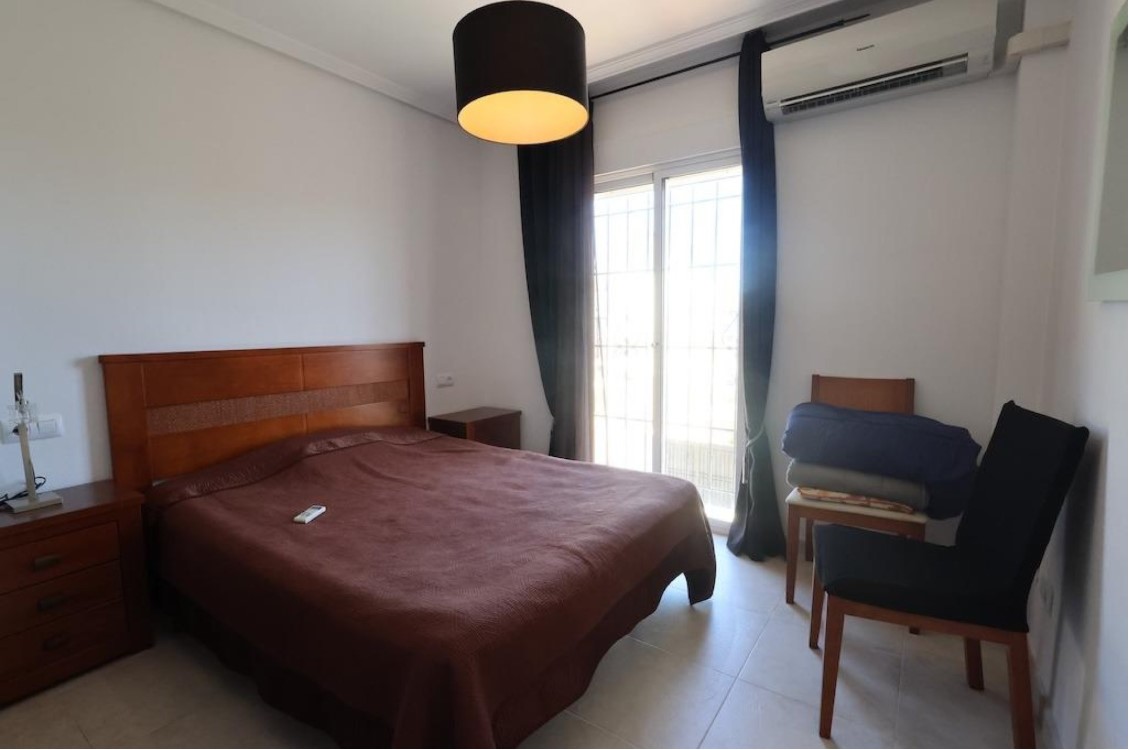 TOP FLOOR BUNGALOW WITH 50 M² PRIVATE SOLARIUM AND SEA VIEWS IN NEW WATERS