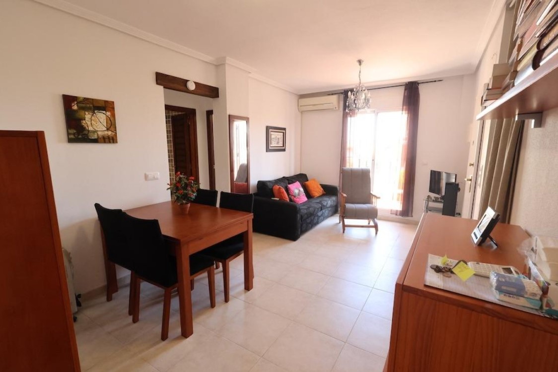 TOP FLOOR BUNGALOW WITH 50 M² PRIVATE SOLARIUM AND SEA VIEWS IN NEW WATERS