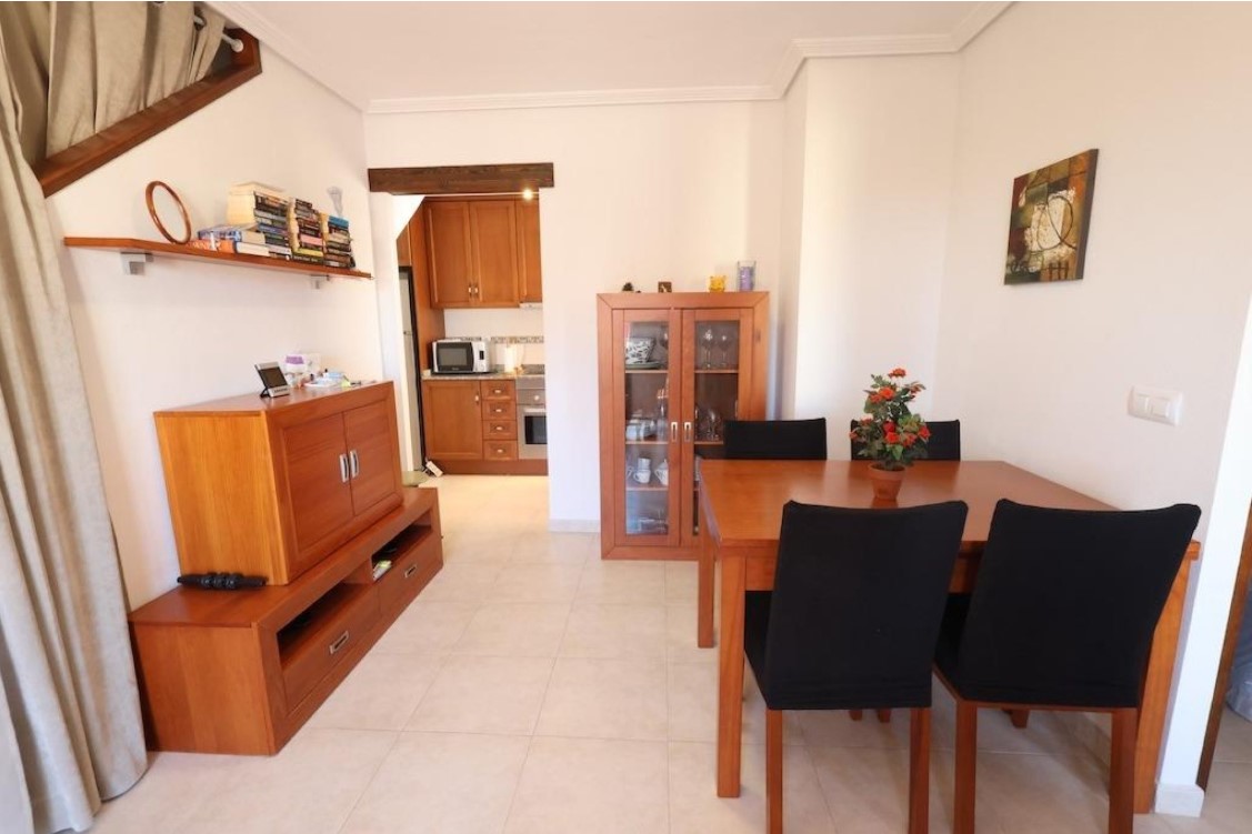 TOP FLOOR BUNGALOW WITH 50 M² PRIVATE SOLARIUM AND SEA VIEWS IN NEW WATERS