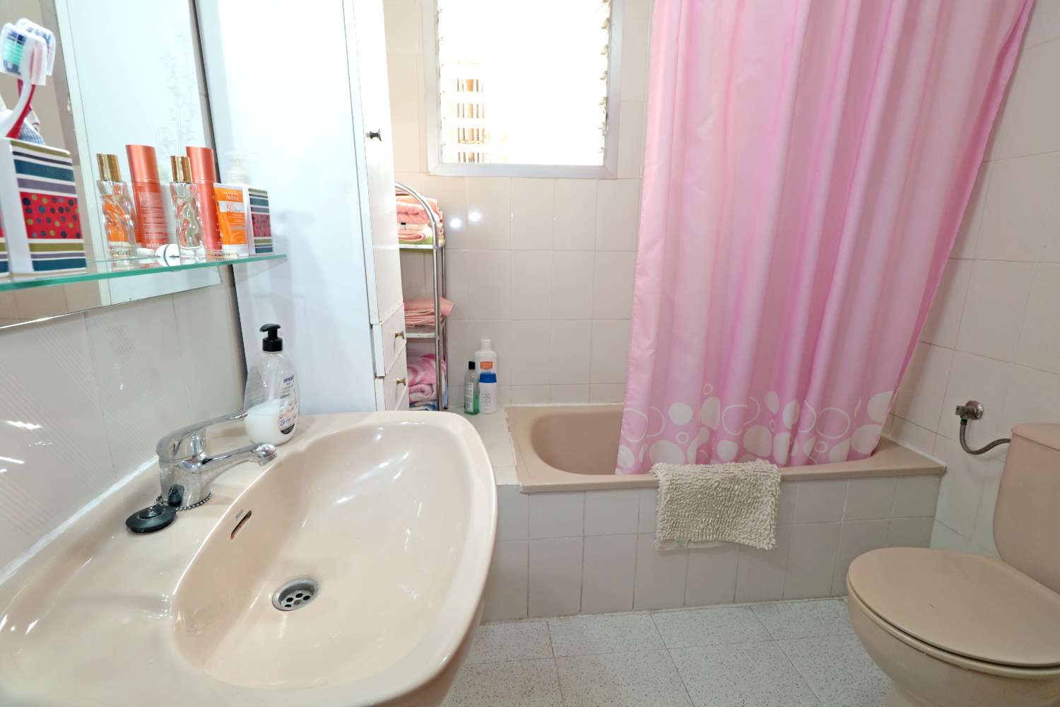 AMPLIO APARTAMENTO A 50 METROS DEL MAR CON VISTAS LATERALES Y ORIENTACIÓN SUROESTE EN ACEQUIÓN