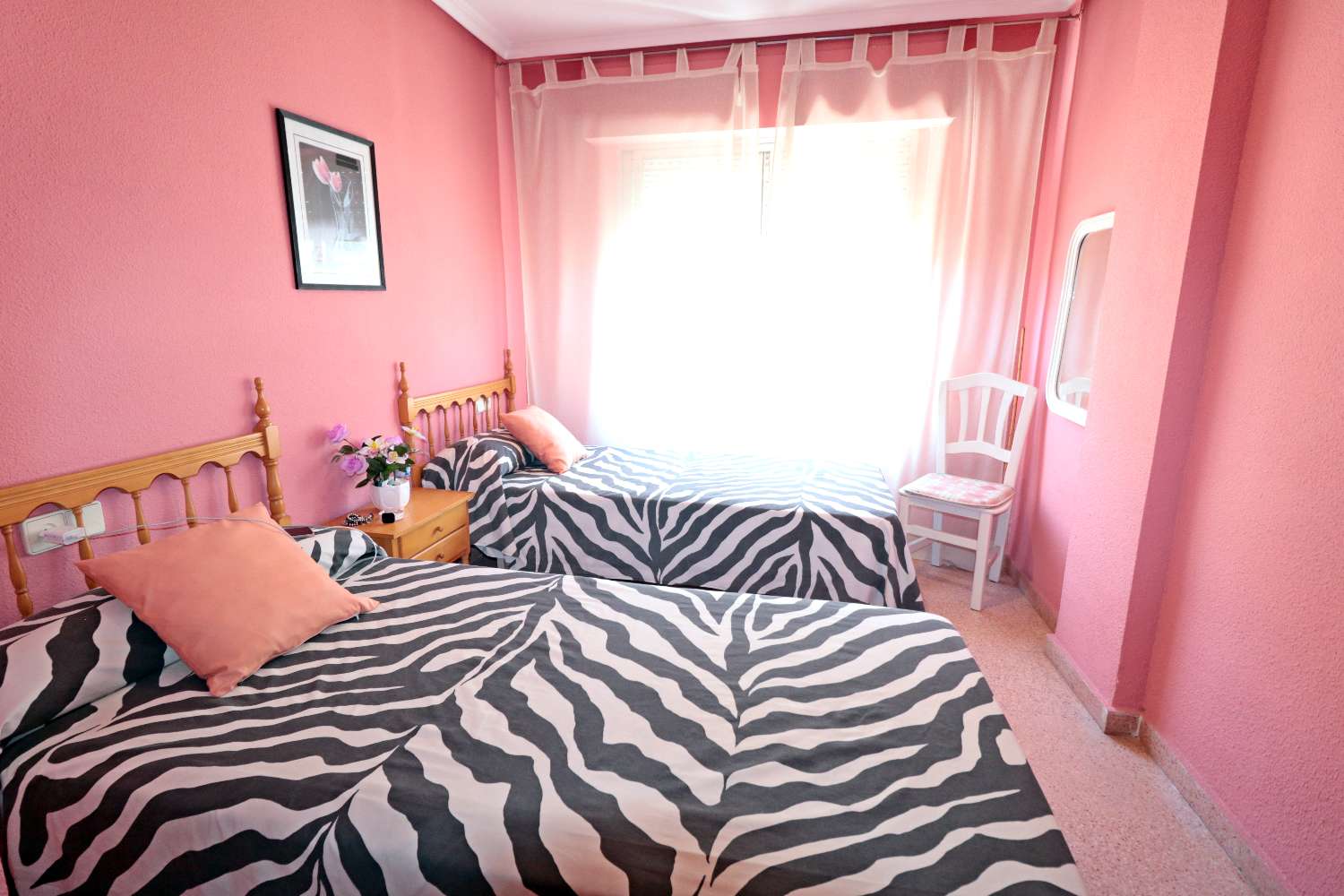 AMPLIO APARTAMENTO A 50 METROS DEL MAR CON VISTAS LATERALES Y ORIENTACIÓN SUROESTE EN ACEQUIÓN