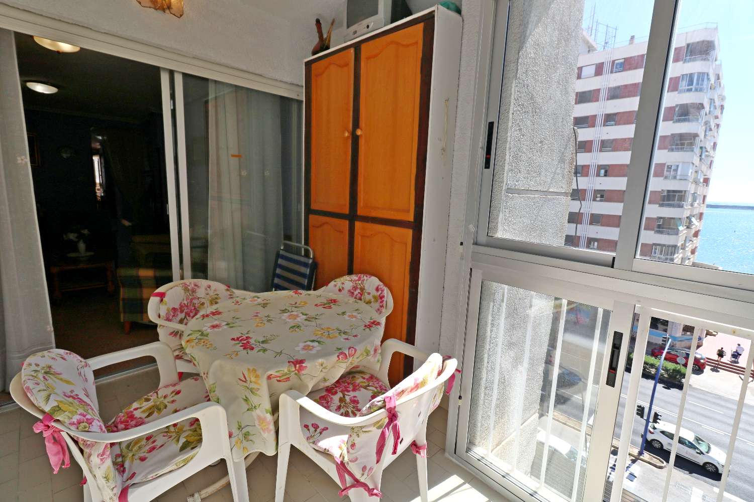 AMPLIO APARTAMENTO A 50 METROS DEL MAR CON VISTAS LATERALES Y ORIENTACIÓN SUROESTE EN ACEQUIÓN