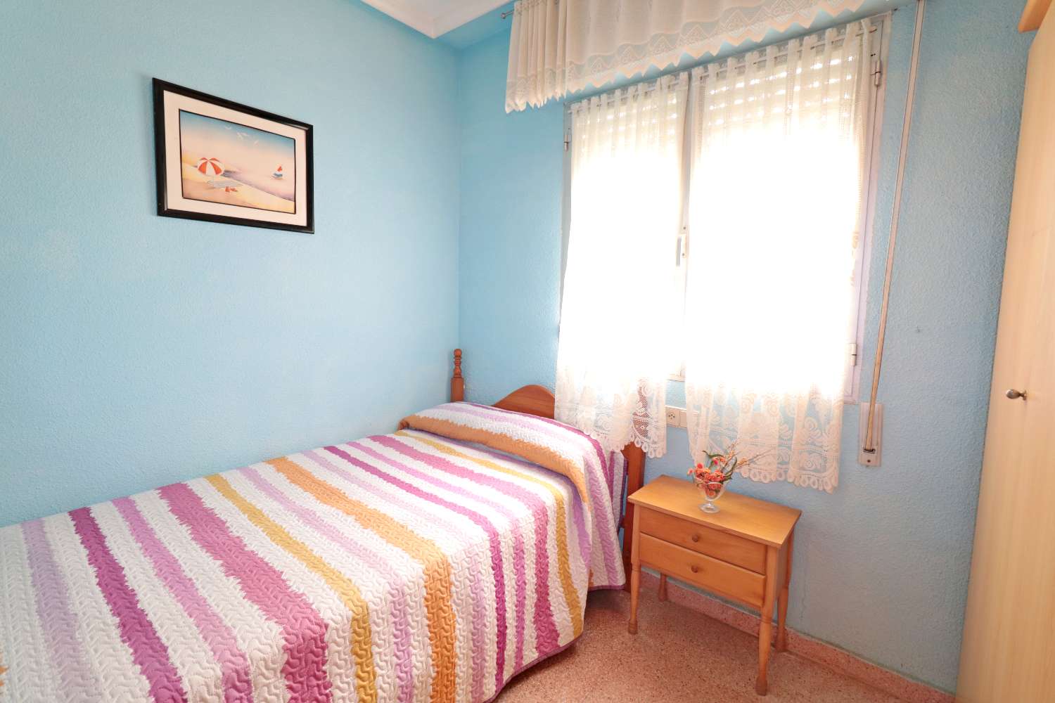 AMPLIO APARTAMENTO A 50 METROS DEL MAR CON VISTAS LATERALES Y ORIENTACIÓN SUROESTE EN ACEQUIÓN