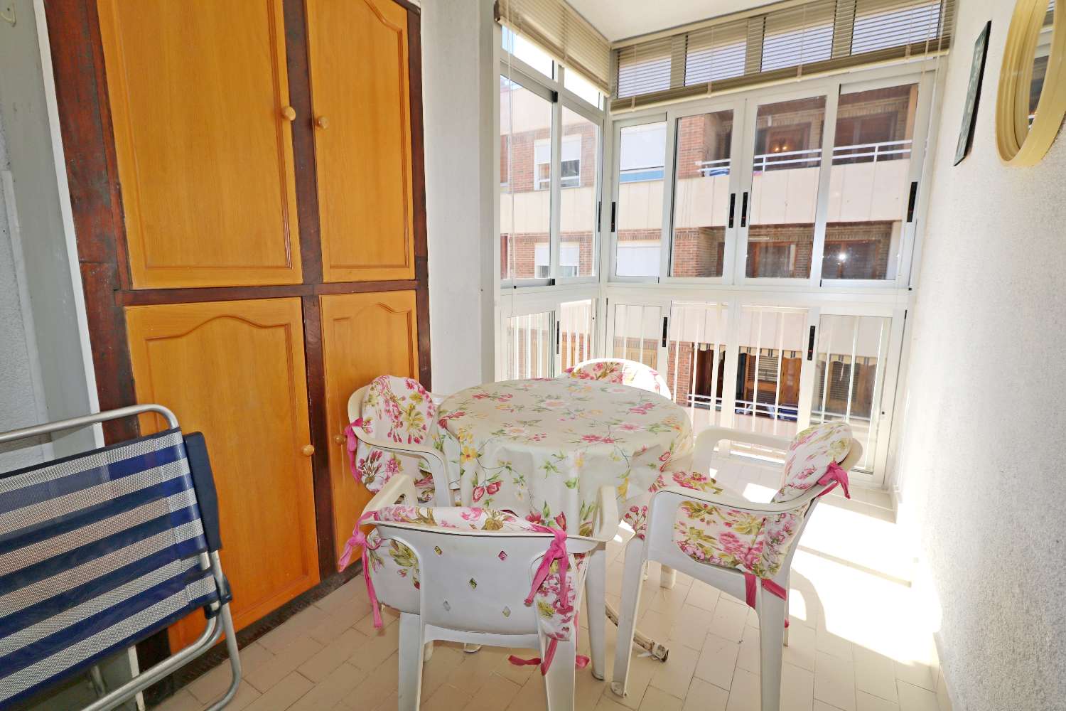 AMPLIO APARTAMENTO A 50 METROS DEL MAR CON VISTAS LATERALES Y ORIENTACIÓN SUROESTE EN ACEQUIÓN