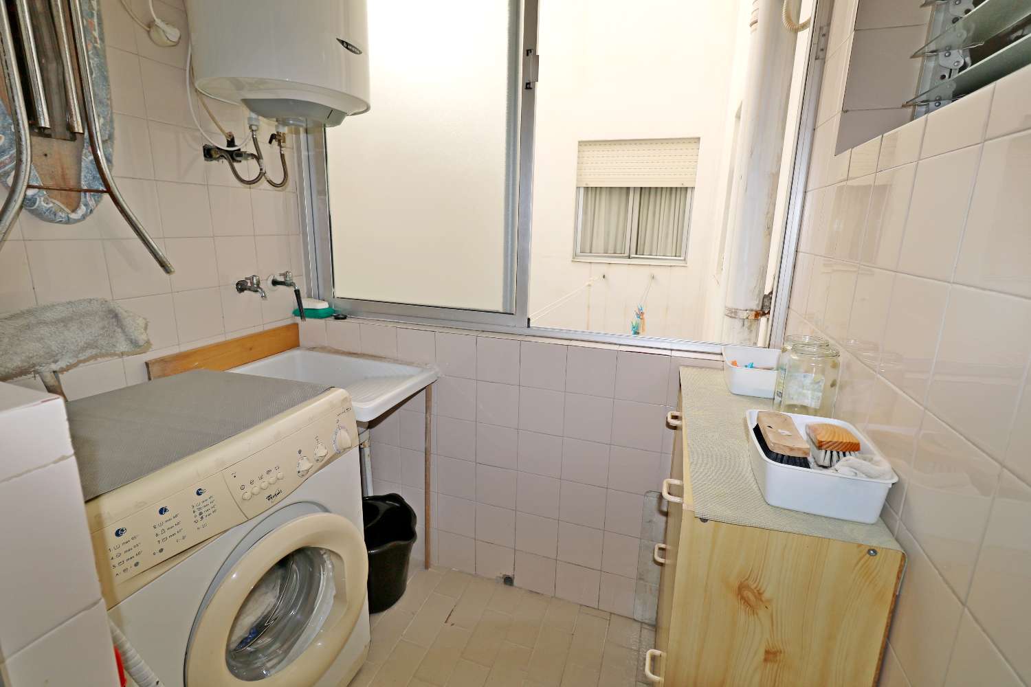AMPLIO APARTAMENTO A 50 METROS DEL MAR CON VISTAS LATERALES Y ORIENTACIÓN SUROESTE EN ACEQUIÓN