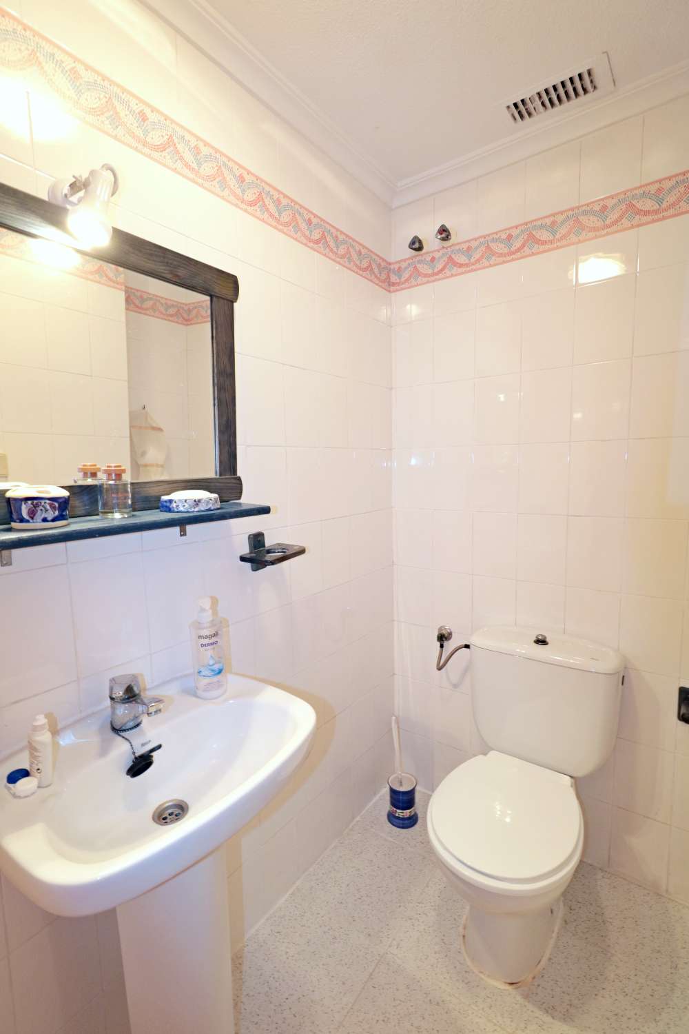 AMPLIO APARTAMENTO A 50 METROS DEL MAR CON VISTAS LATERALES Y ORIENTACIÓN SUROESTE EN ACEQUIÓN